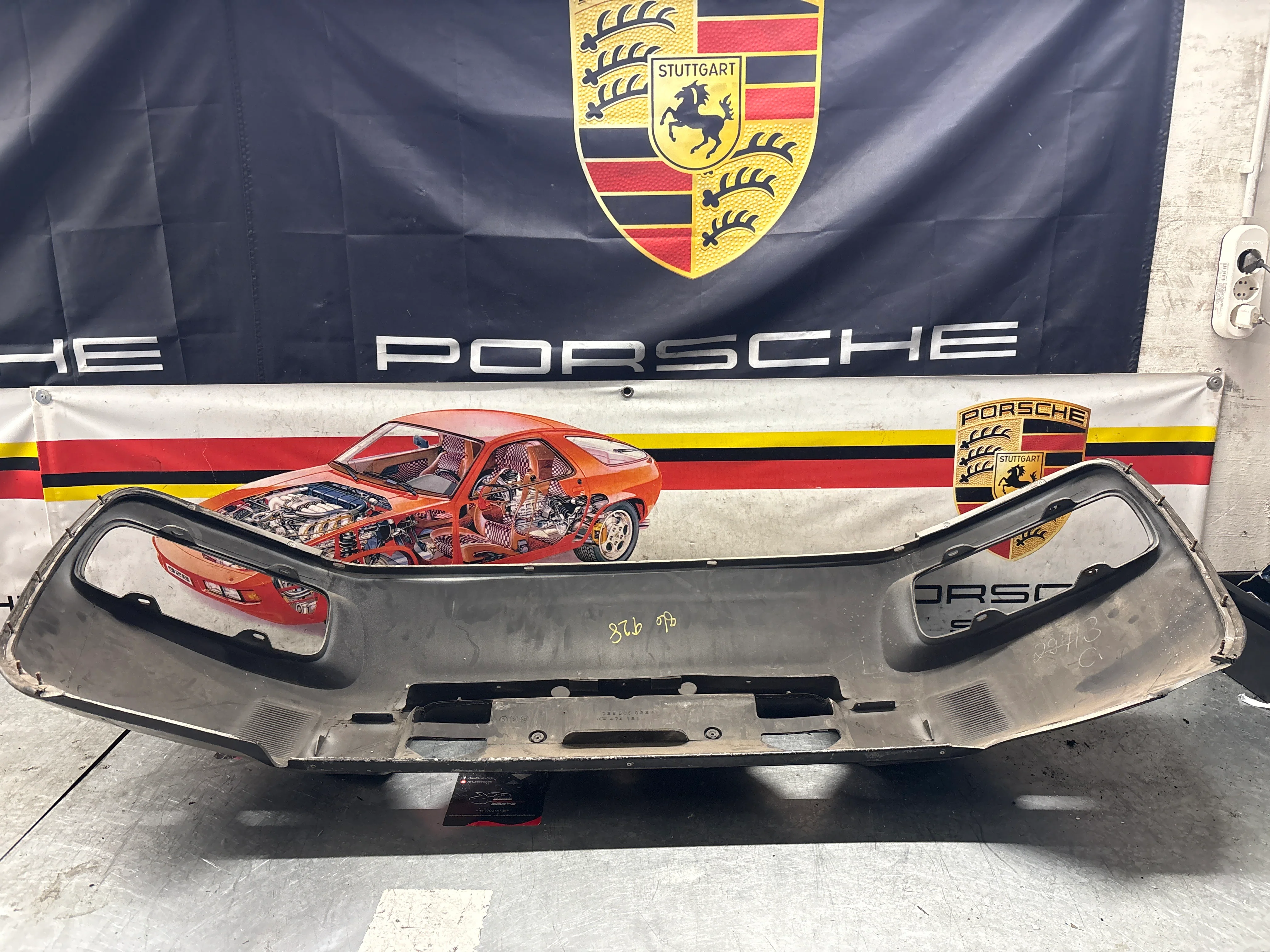 Porsche 928 rear bumper, used 92850502303 / 474181 - Image 12