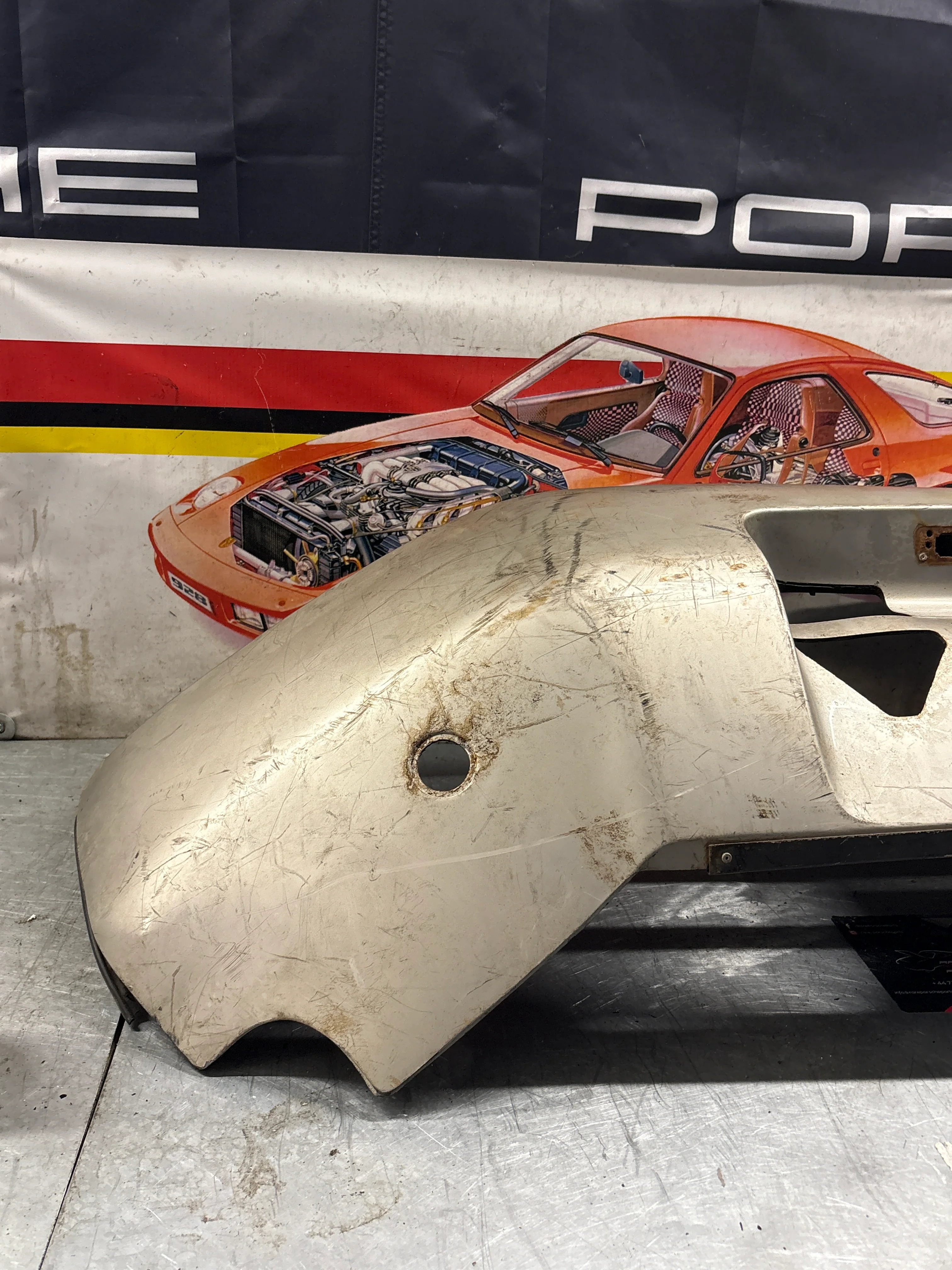 Porsche 928 rear bumper, used 928505023 - Image 3