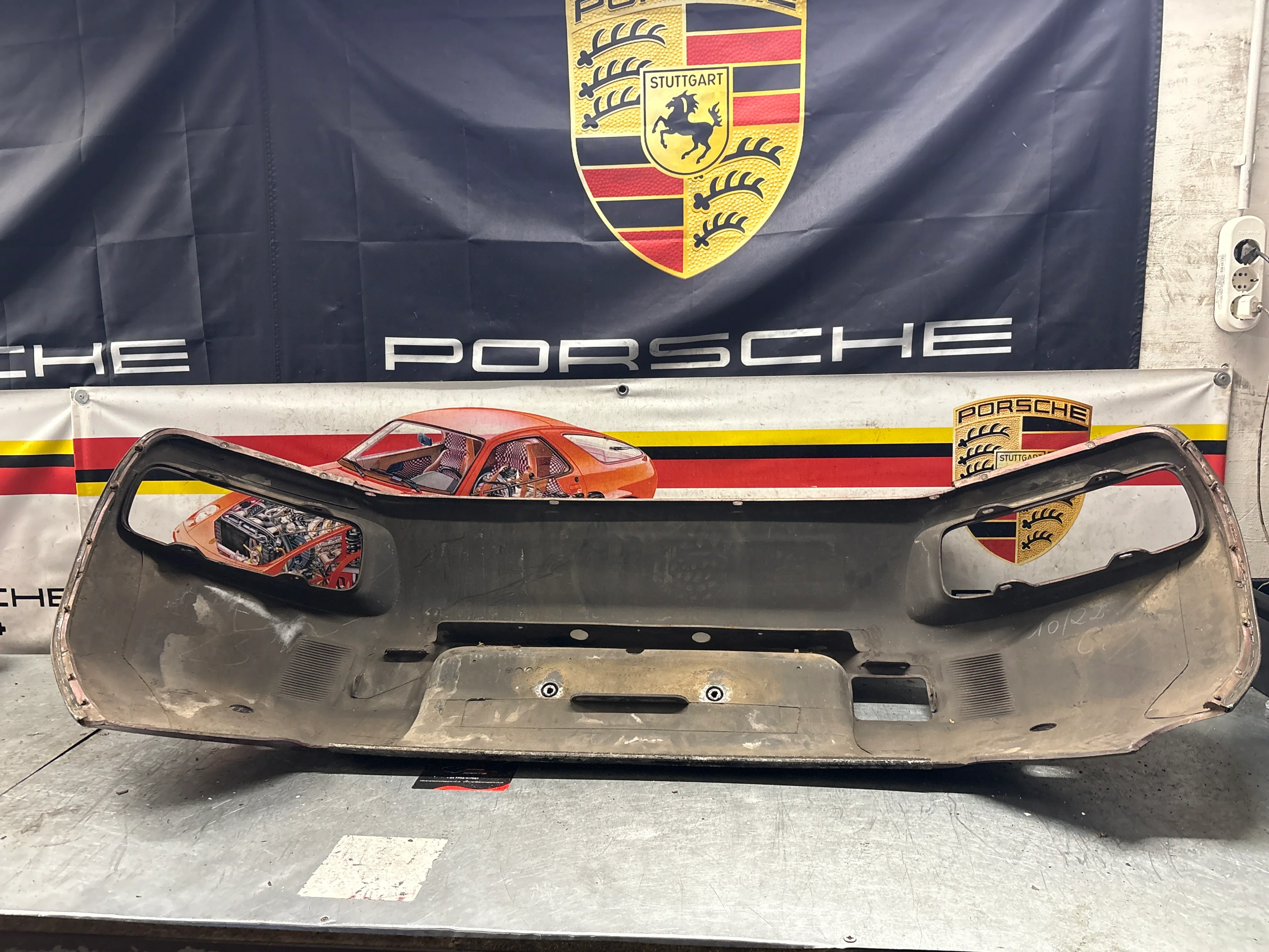 Porsche 928 rear bumper, used 928505023 - Image 12