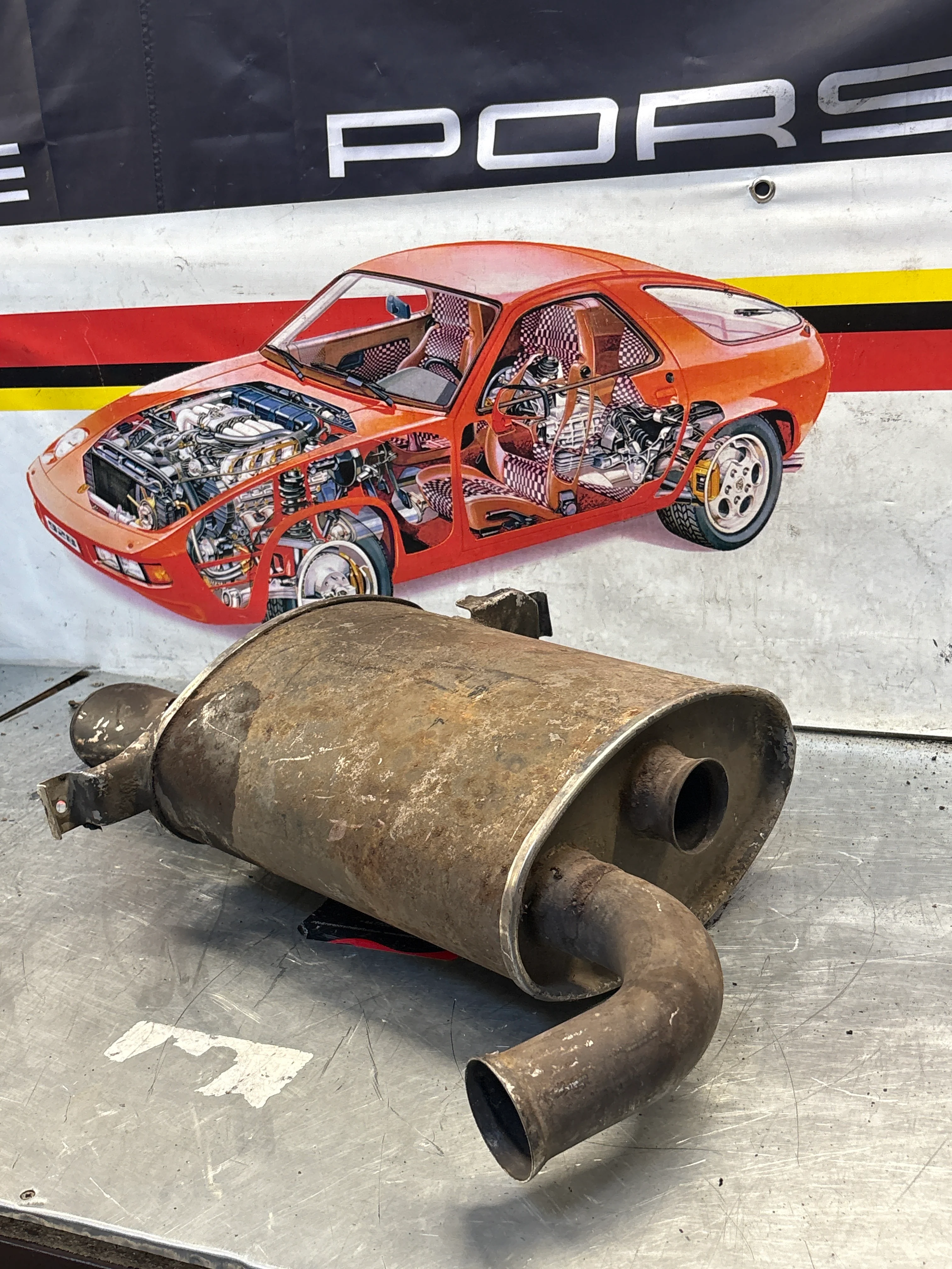 Porsche 928 rear exhaust box, used 92811109701 - Image 3