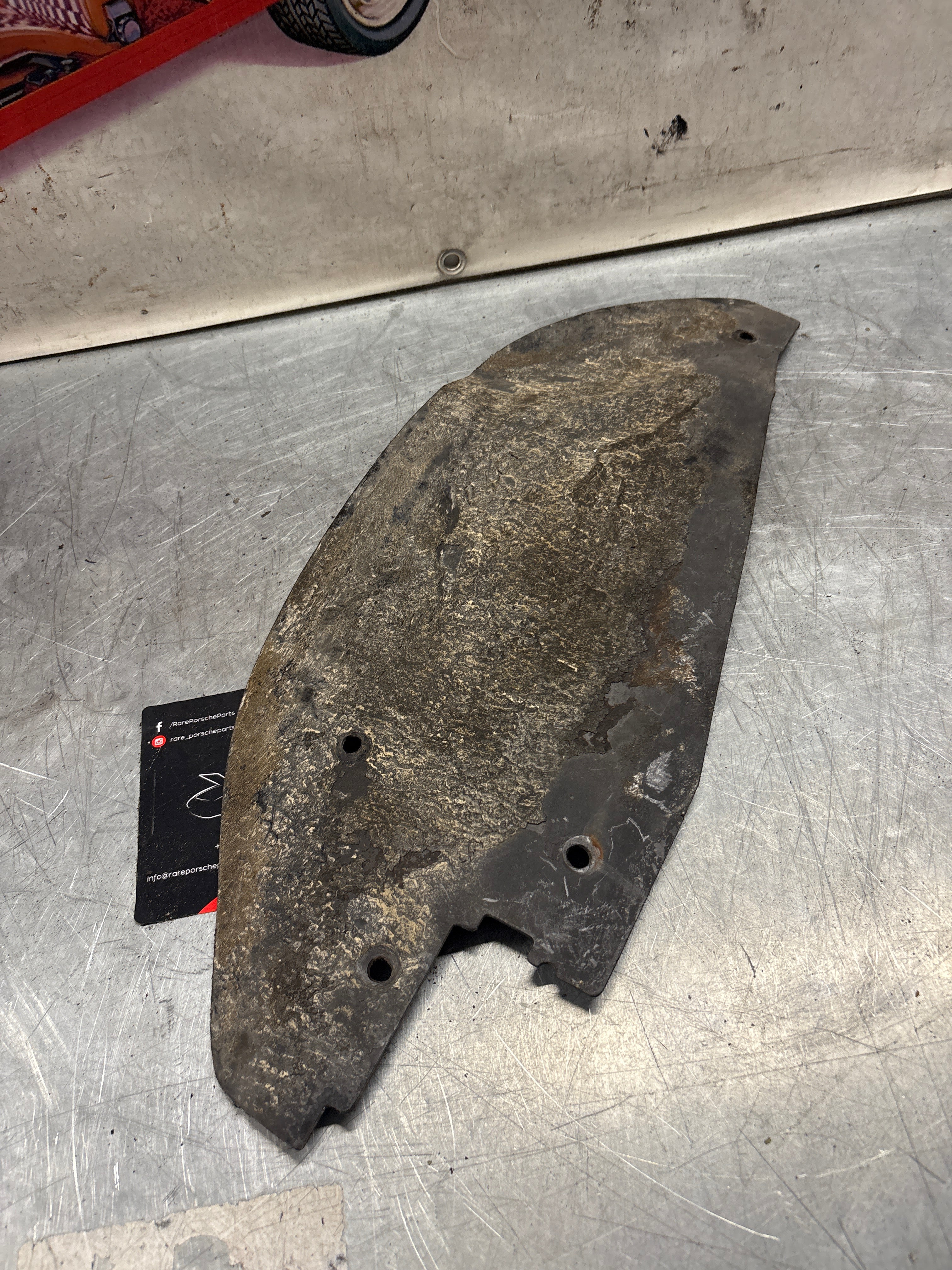 Porsche 928 rear left fender seal, used 92850431502 - Image 11