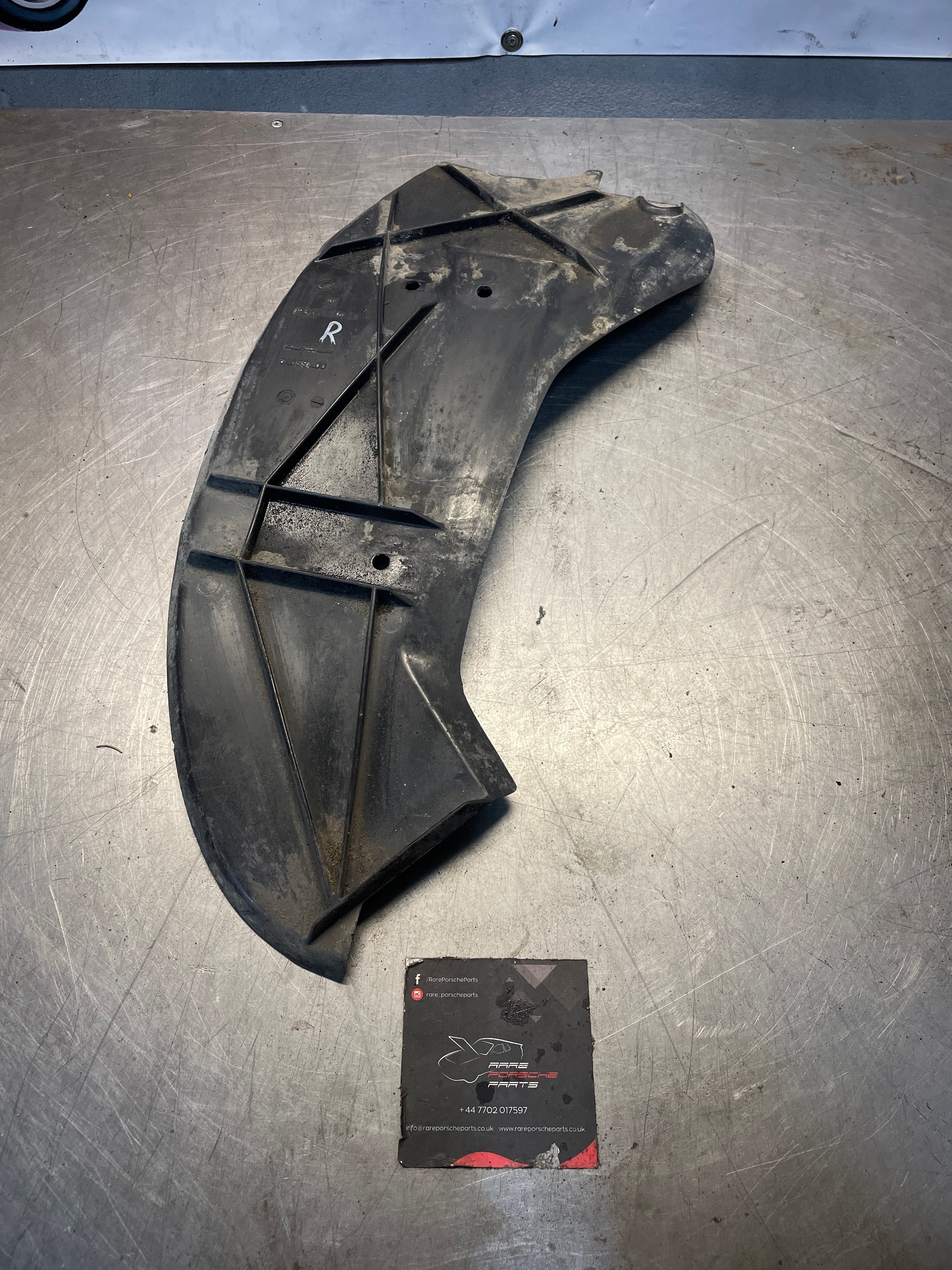 Porsche 928 rear right fender wheel cover, used 92850430402 - Image 4