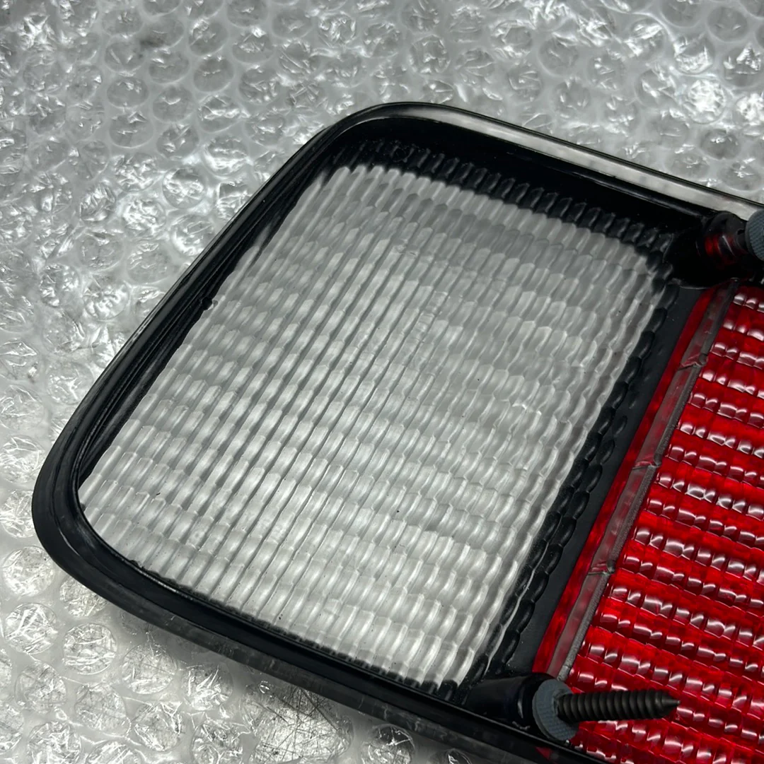 New Porsche 928 rear left light lense, used 92863140300 NOS - Image 10