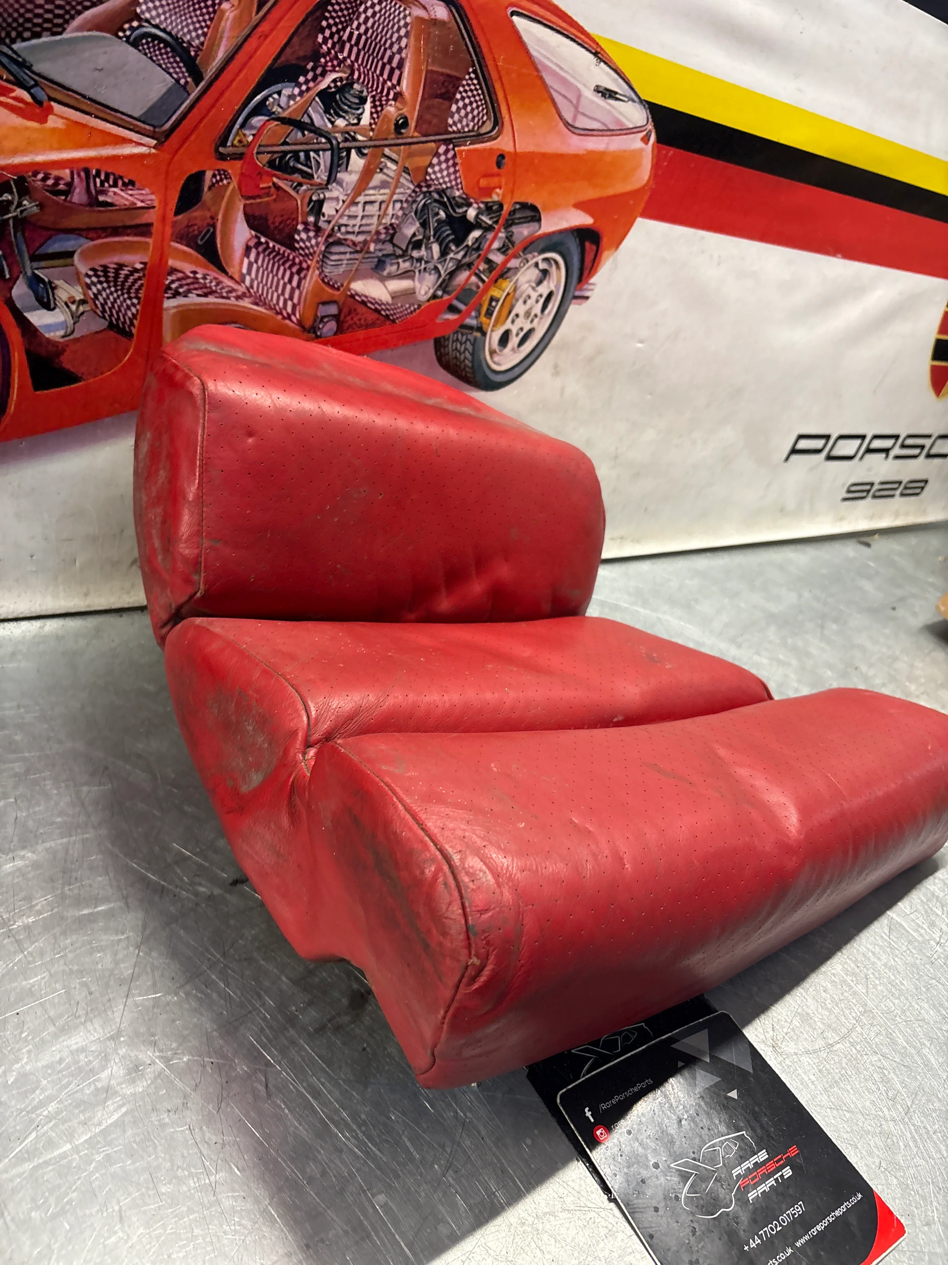 Porsche 928 rear left seat and center cushion, used, can-can red 92852205951 / 92852208751 - Image 3