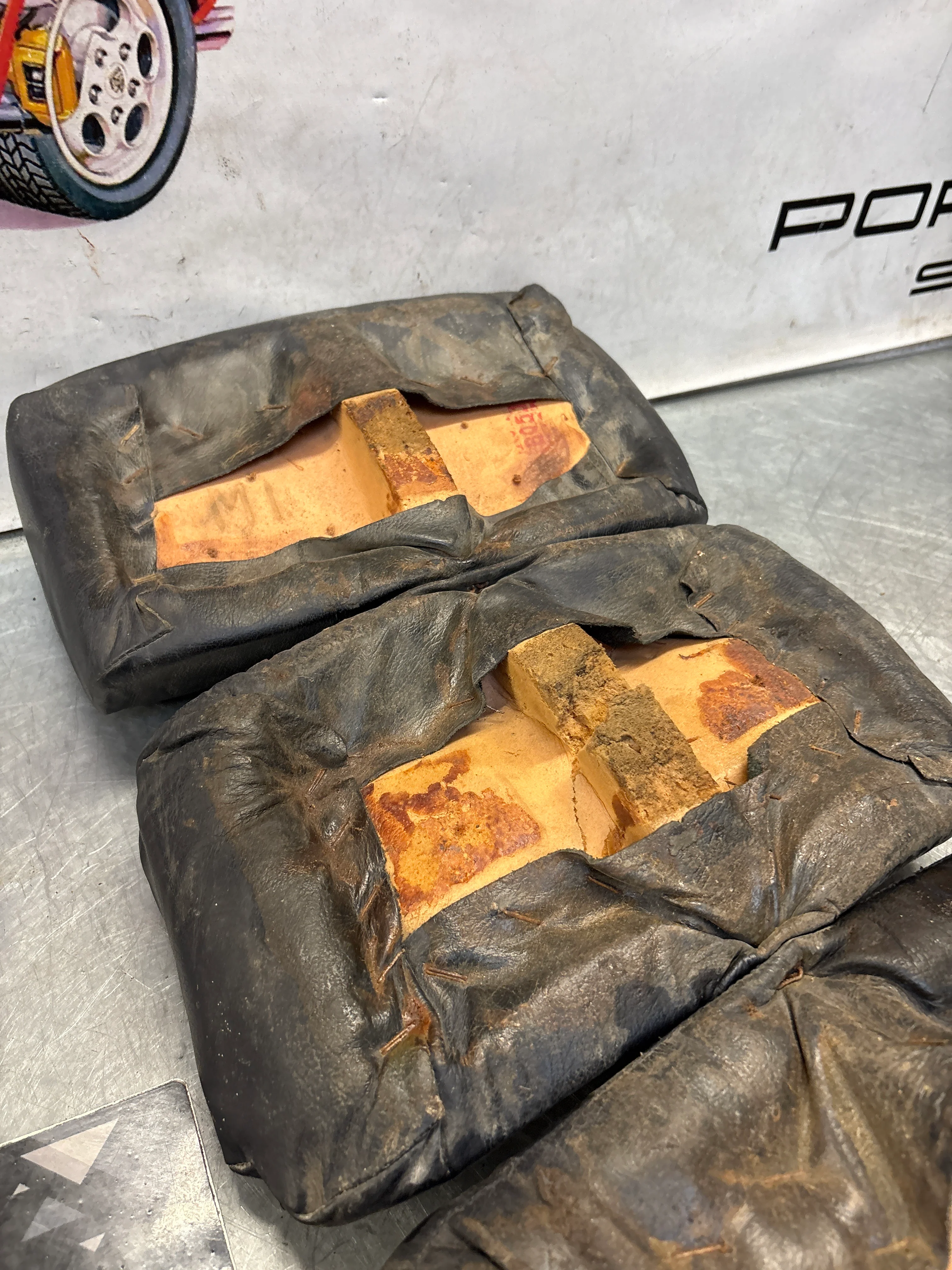 Porsche 928 rear left seat and center + upper cushion, used, black 92852205951 / 92852208751 / 92852204550 - Image 10
