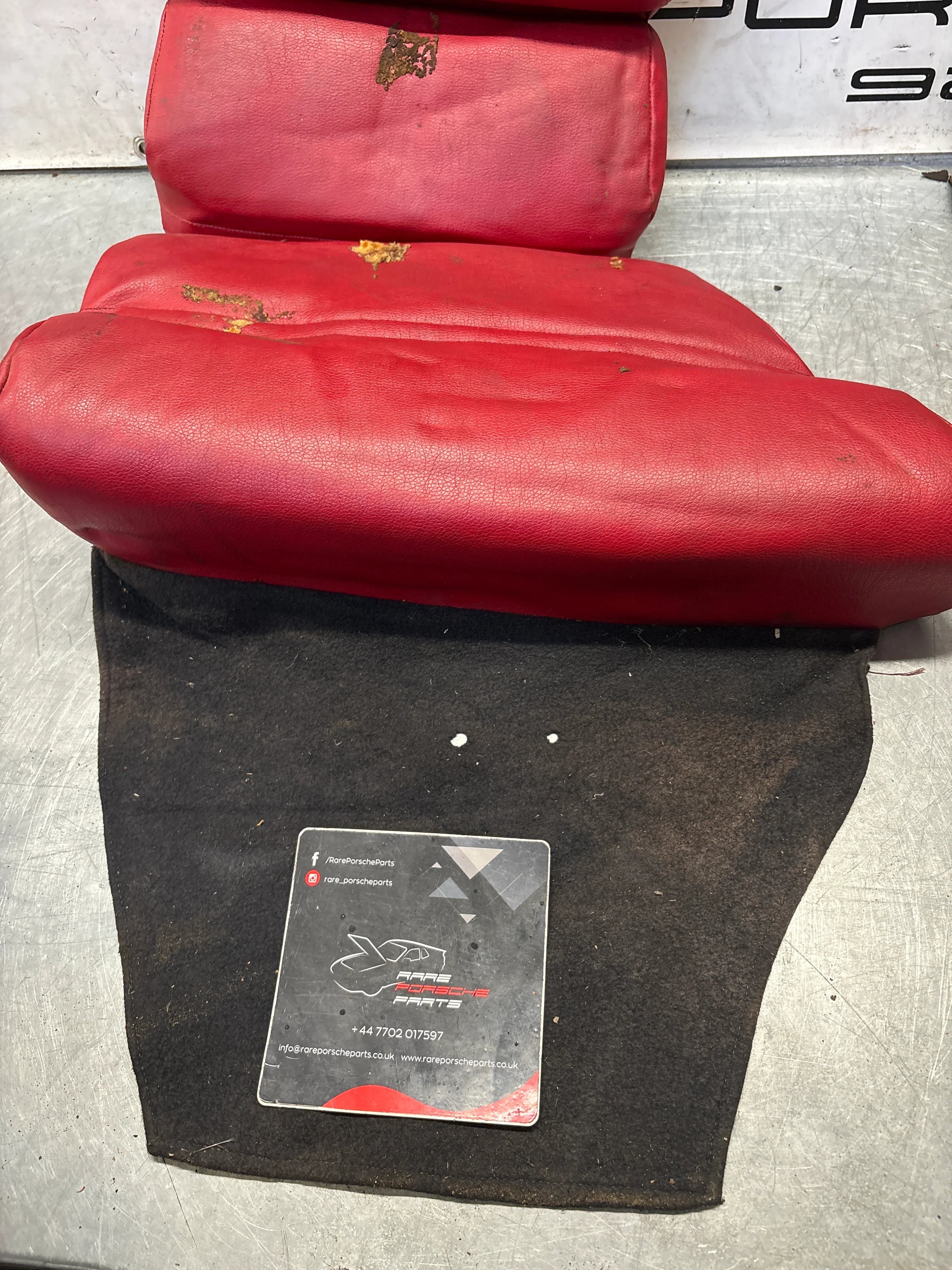 Porsche 928 rear left seat and center + upper cushion, used, can-can red 92852205951 / 92852208751 / 92852204550 - Image 3