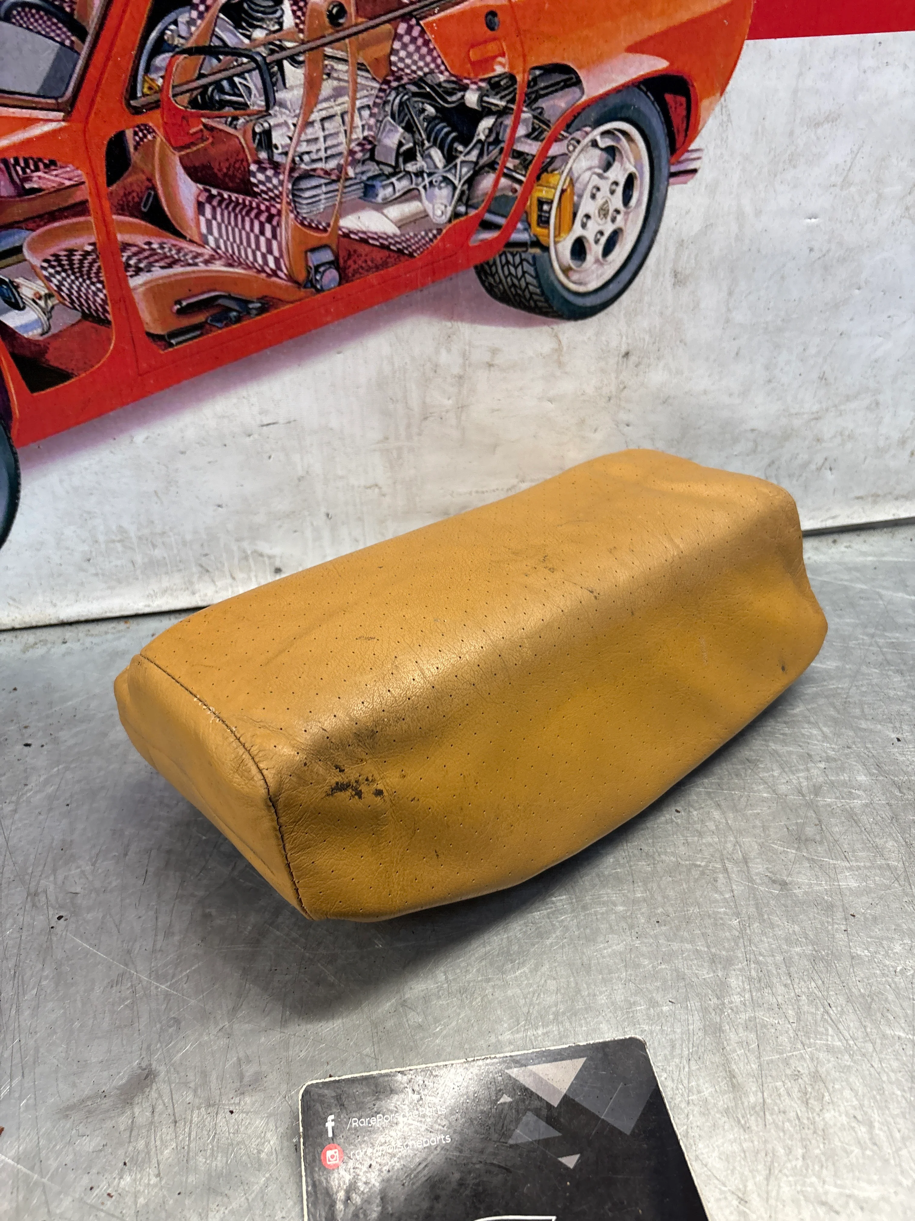 Porsche 928 rear left seat upper cushion, leather, beige, used 92852204550 - Image 4