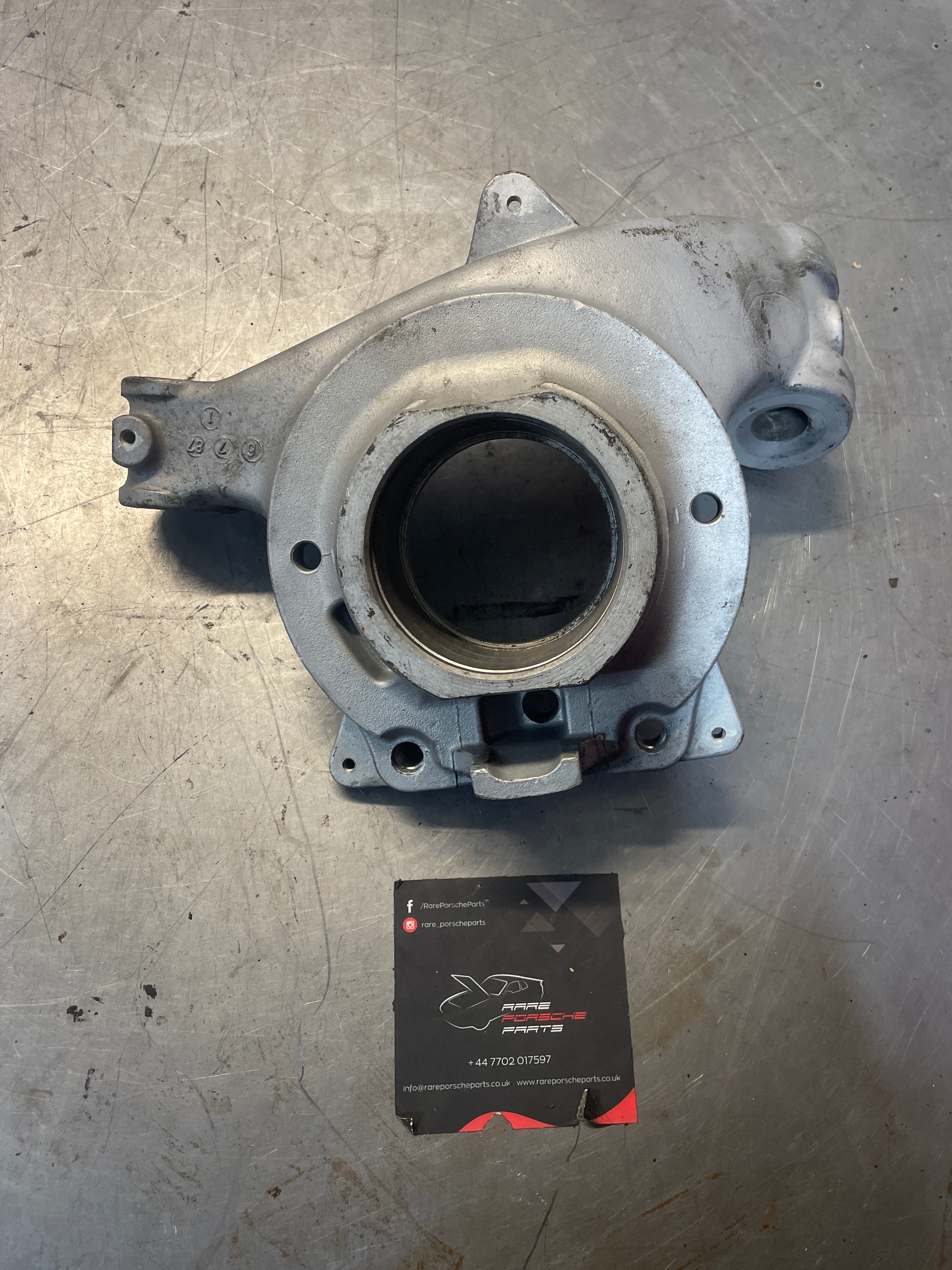 Porsche 928 rear left wheel hub carrier, used 9283312195R - Image 5