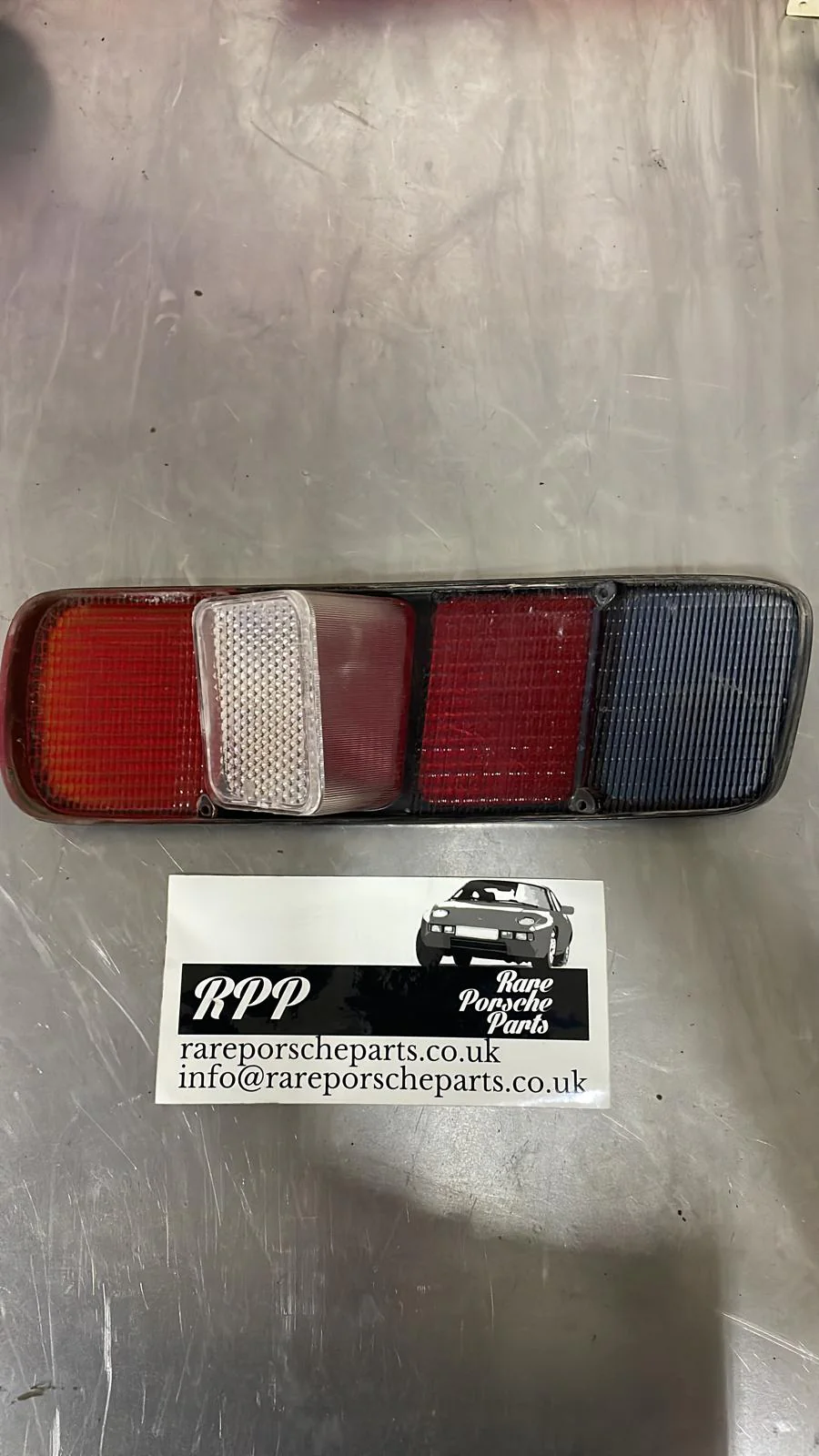 Porsche 928 rear light lens, left 92863140300, used - Image 8