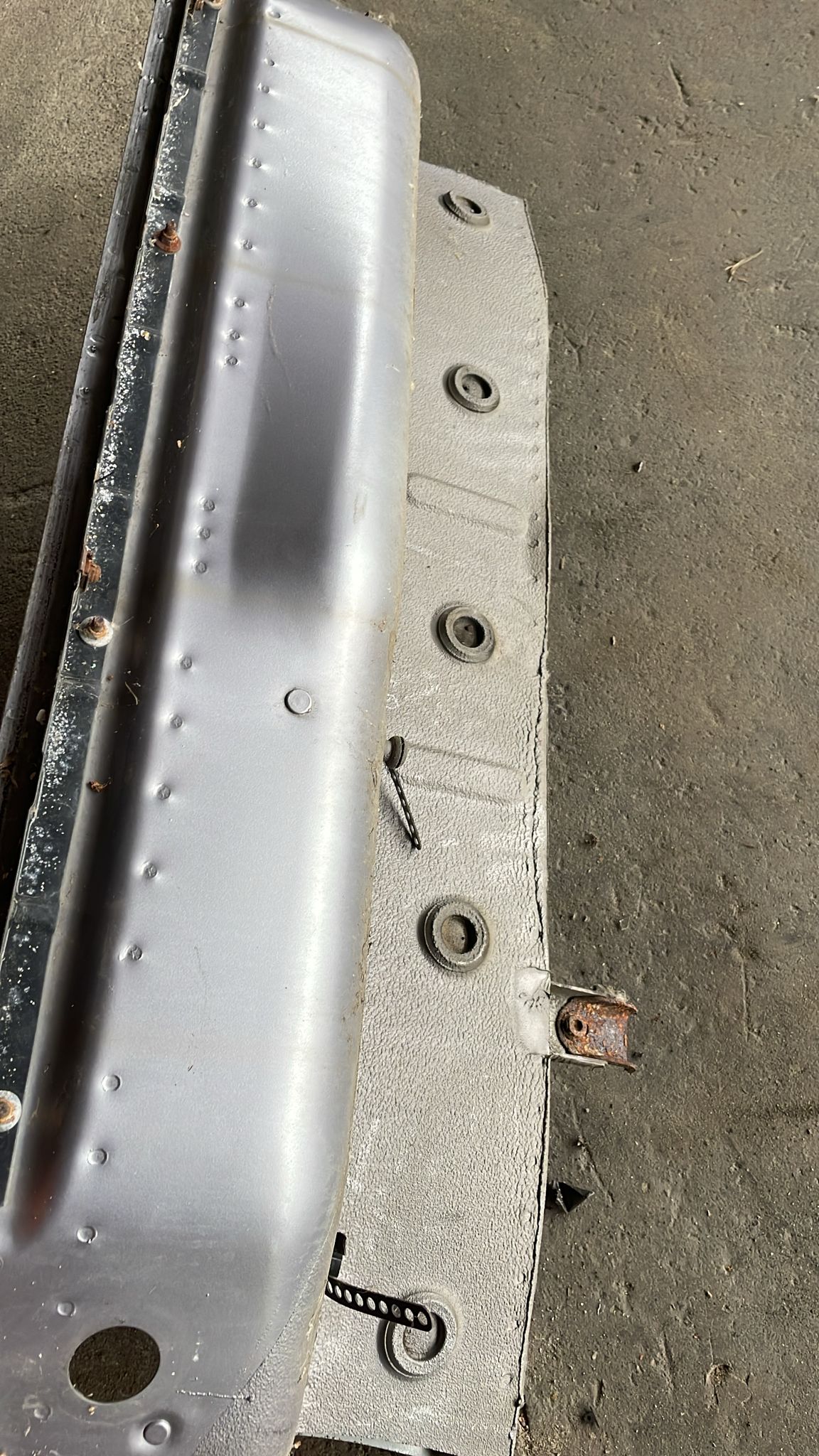 Porsche 928 rear panel cut 92850208104 - Image 5