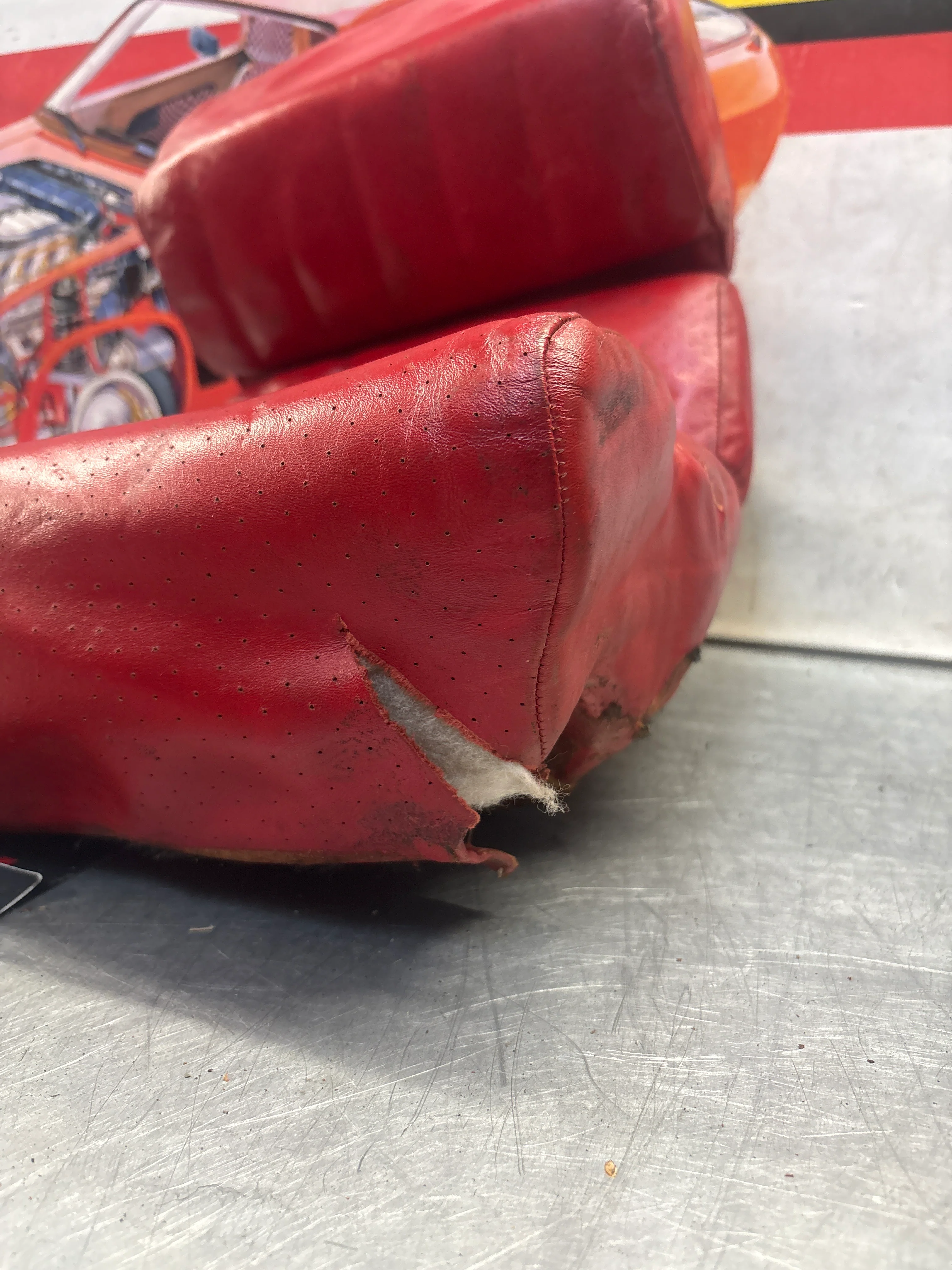 Porsche 928 rear right seat and center + upper cushion, used, can-can red 92852206051 / 92852208851 / 92852204650 - Image 3