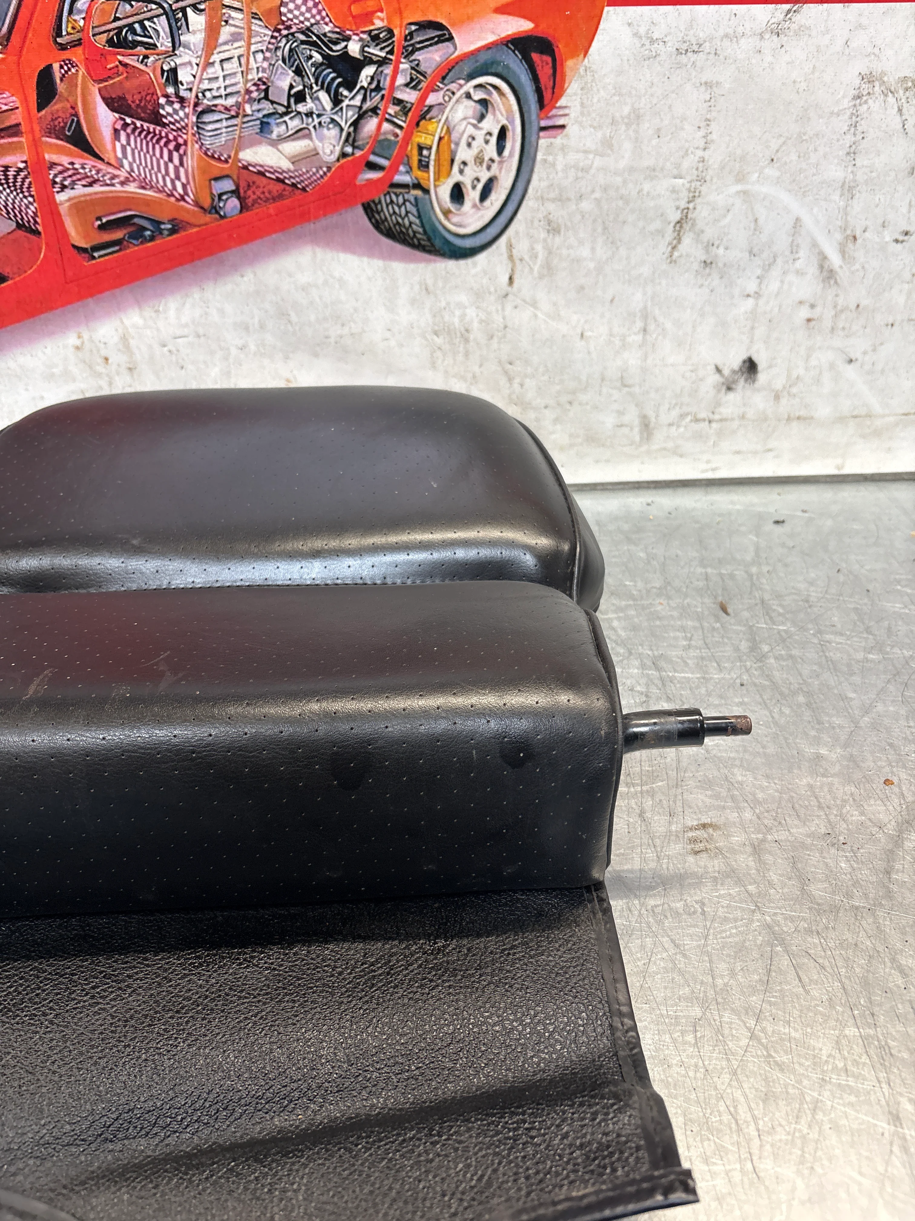Porsche 928 rear right seat backrest, black, leather used 92852203852 - Image 8