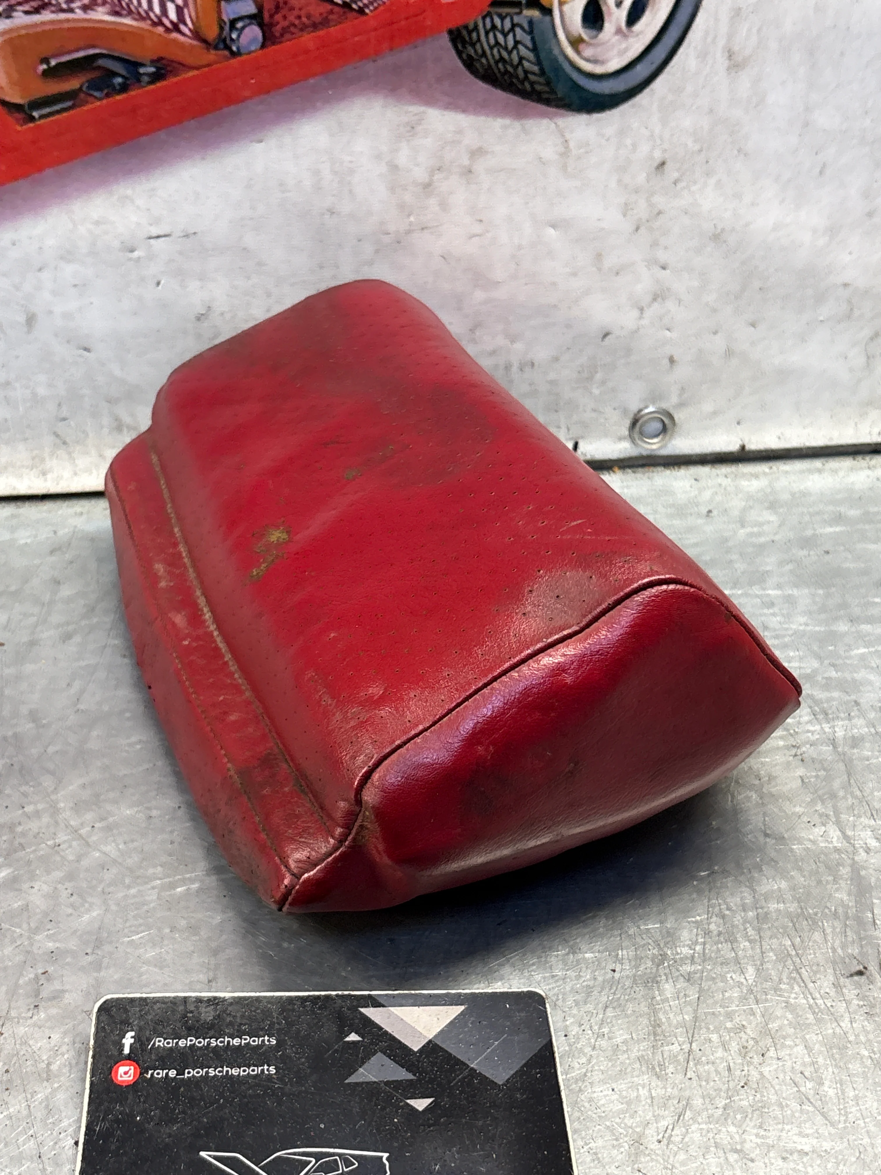 Porsche 928 rear right seat centre cushion, leather, can-can red, used 92852208851 - Image 4