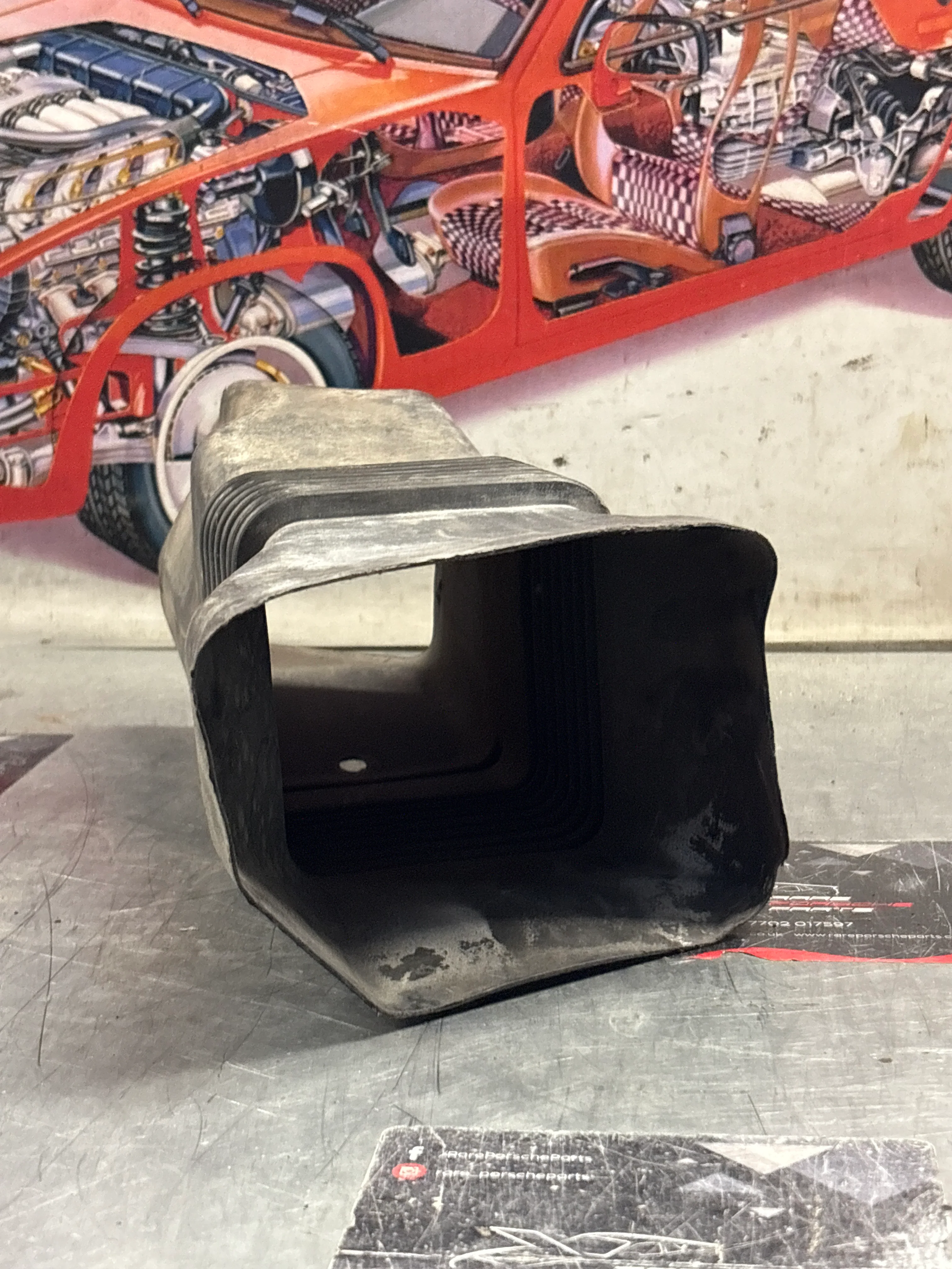 Porsche 928 right Air intake hose, used 92850416002 - Image 5