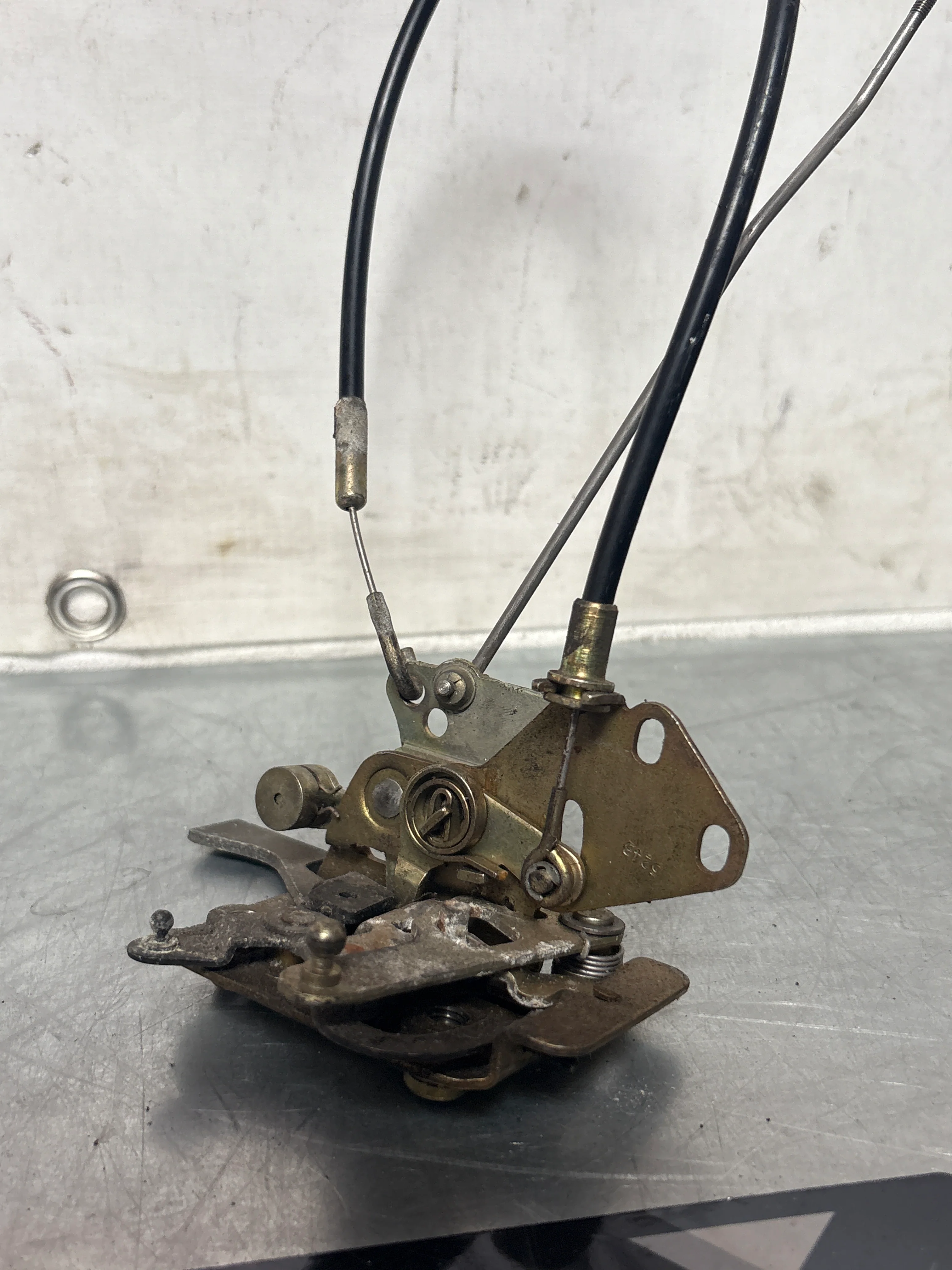 Porsche 928 Right door lock mechanism 92853705408 used - Image 6