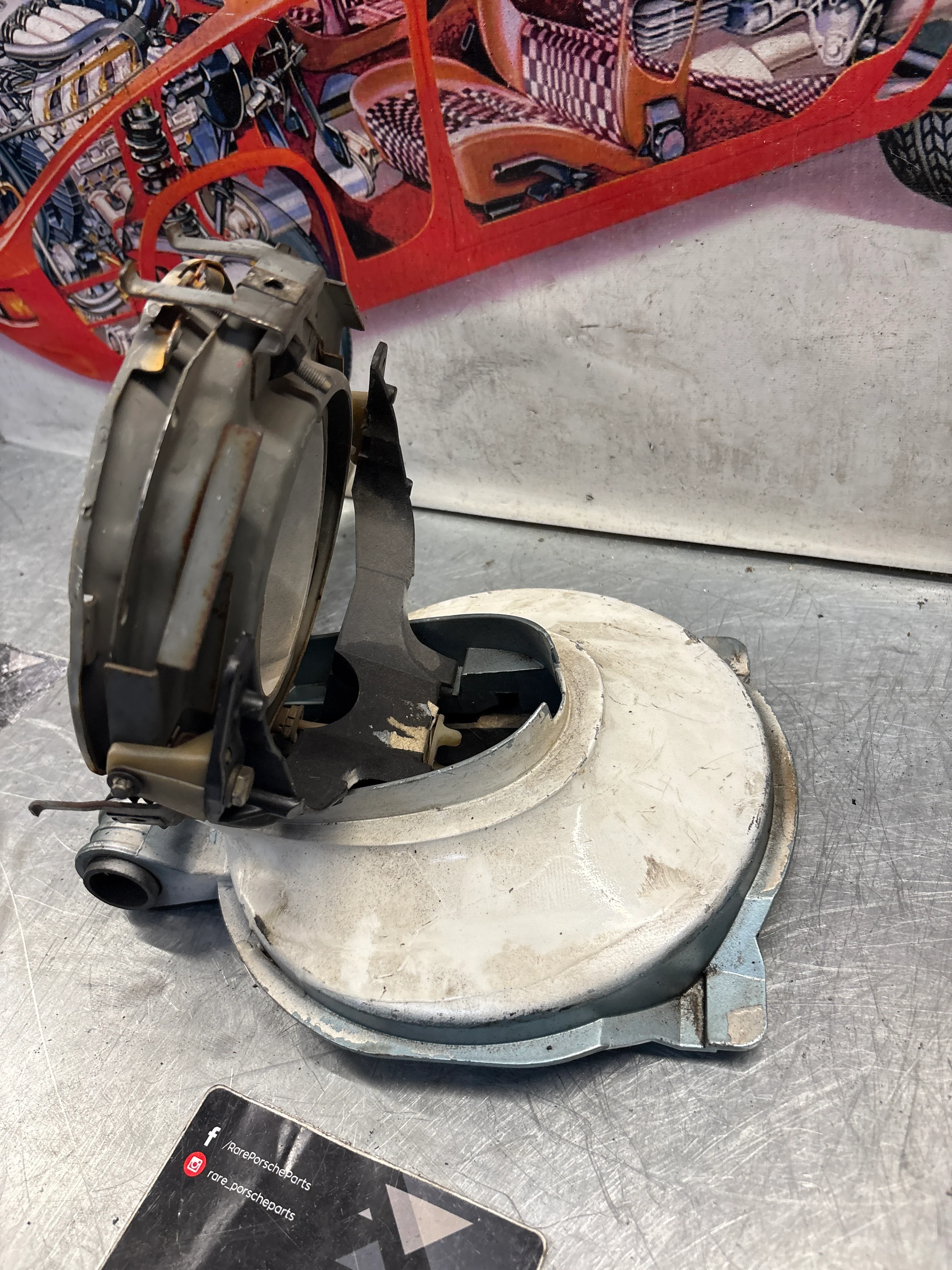 Porsche 928 right headlight swivel frame 92875024902 92875024302 used - Image 8