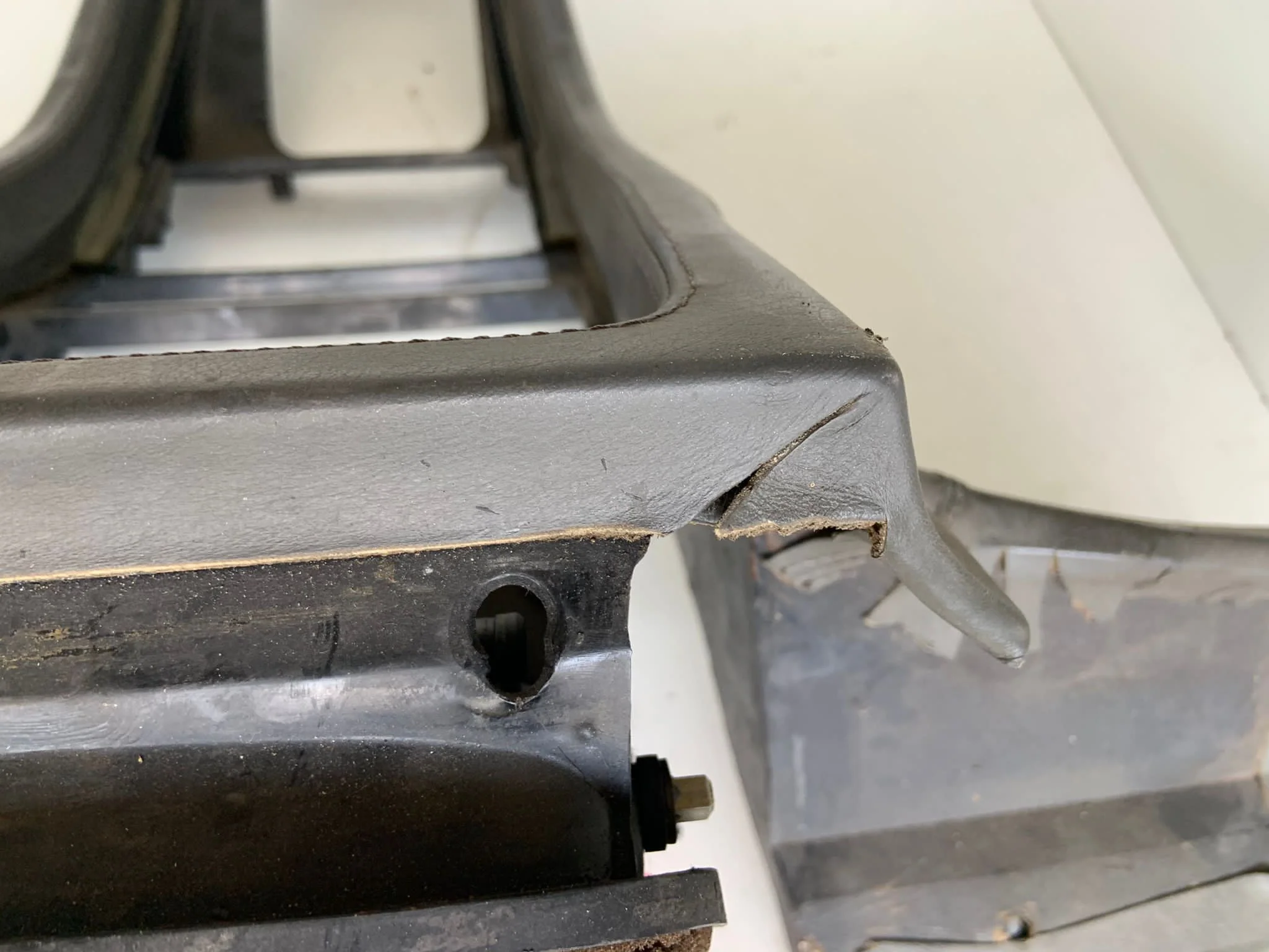 Porsche 928 S Center Console 92855206304 used - Image 7