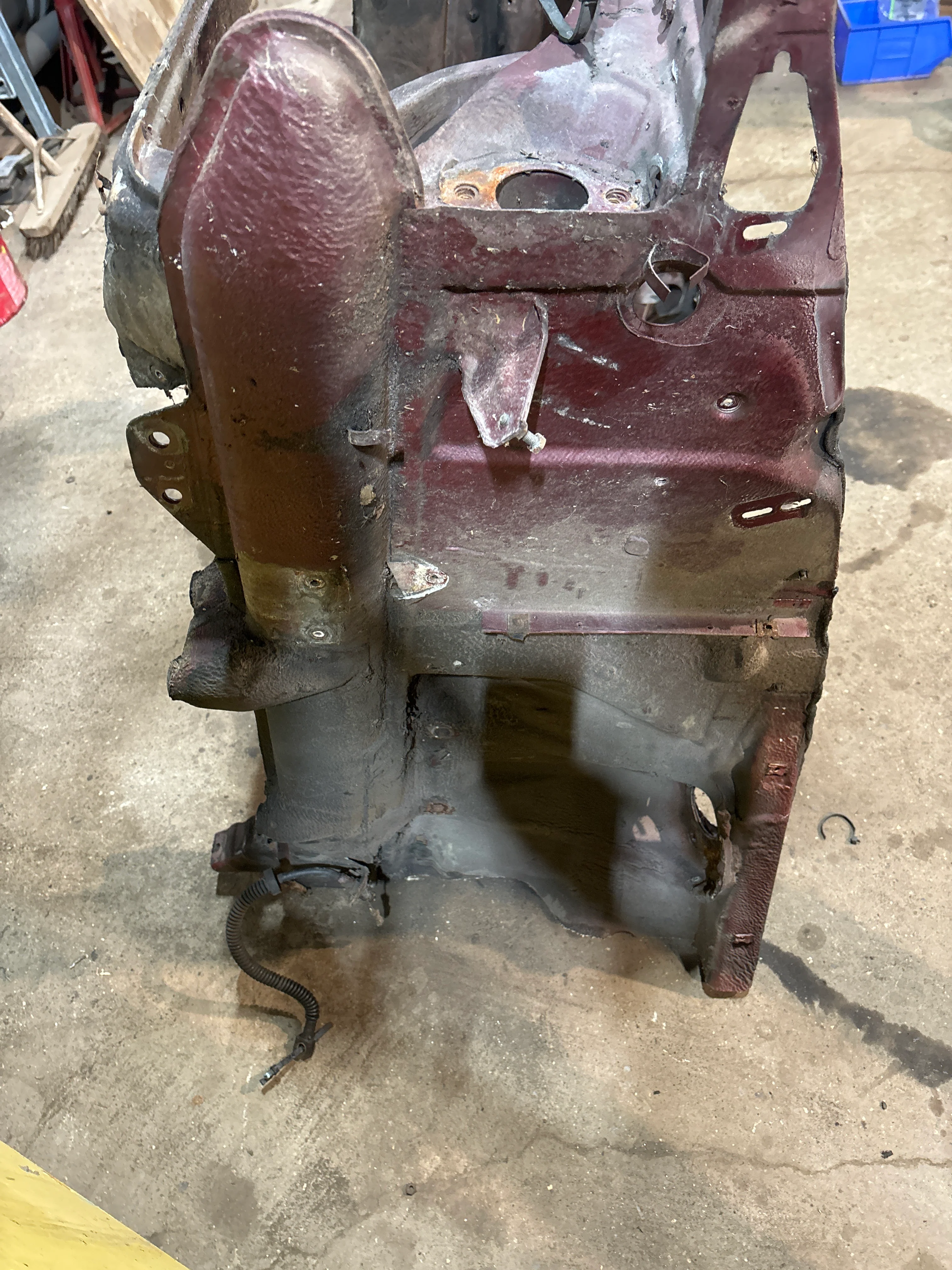 Porsche 928 S 1982 Front Section Cut - Image 4