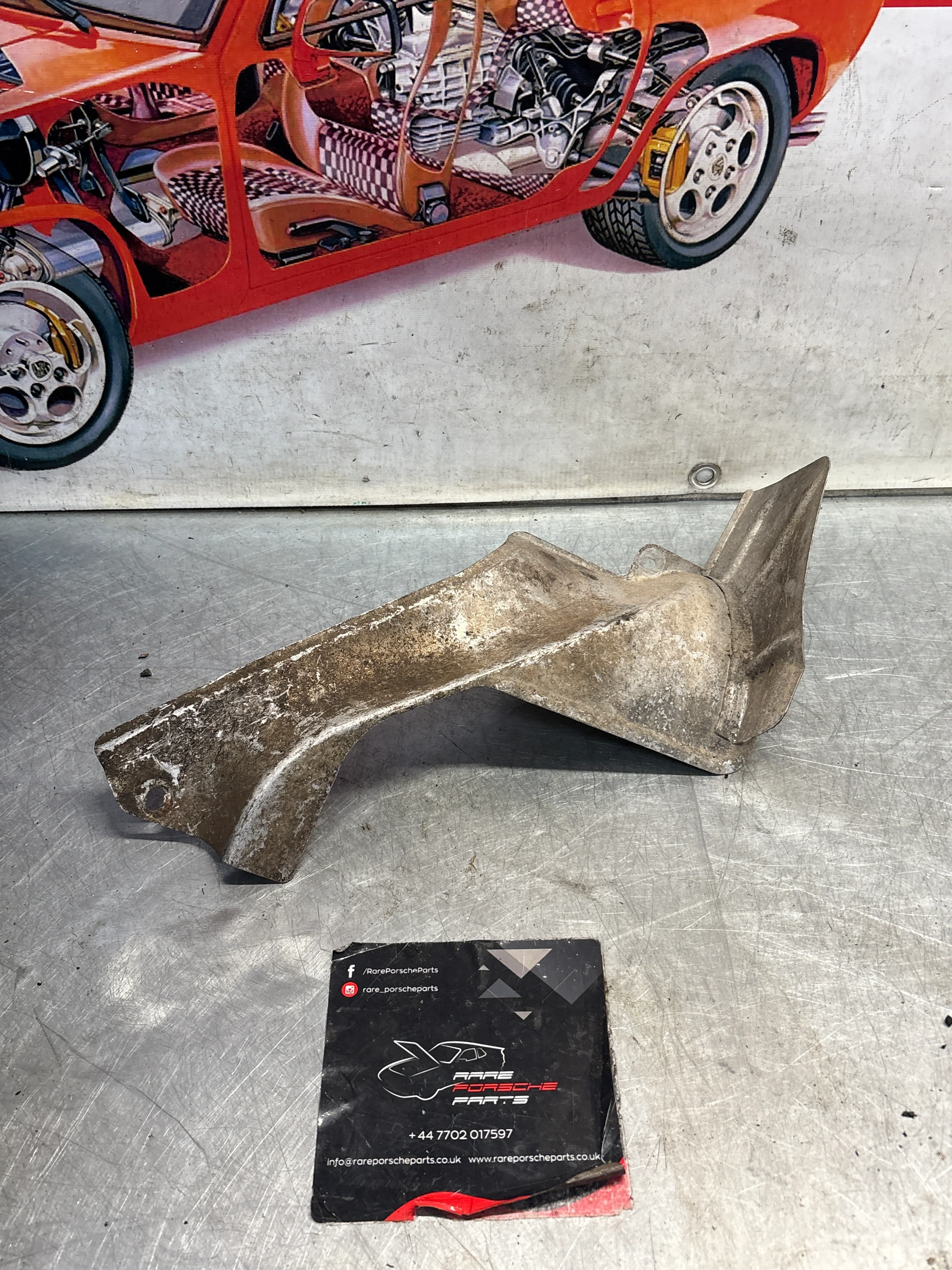 Porsche 928 S2 1986 heath protection shield right side 92850492405, used - Image 2