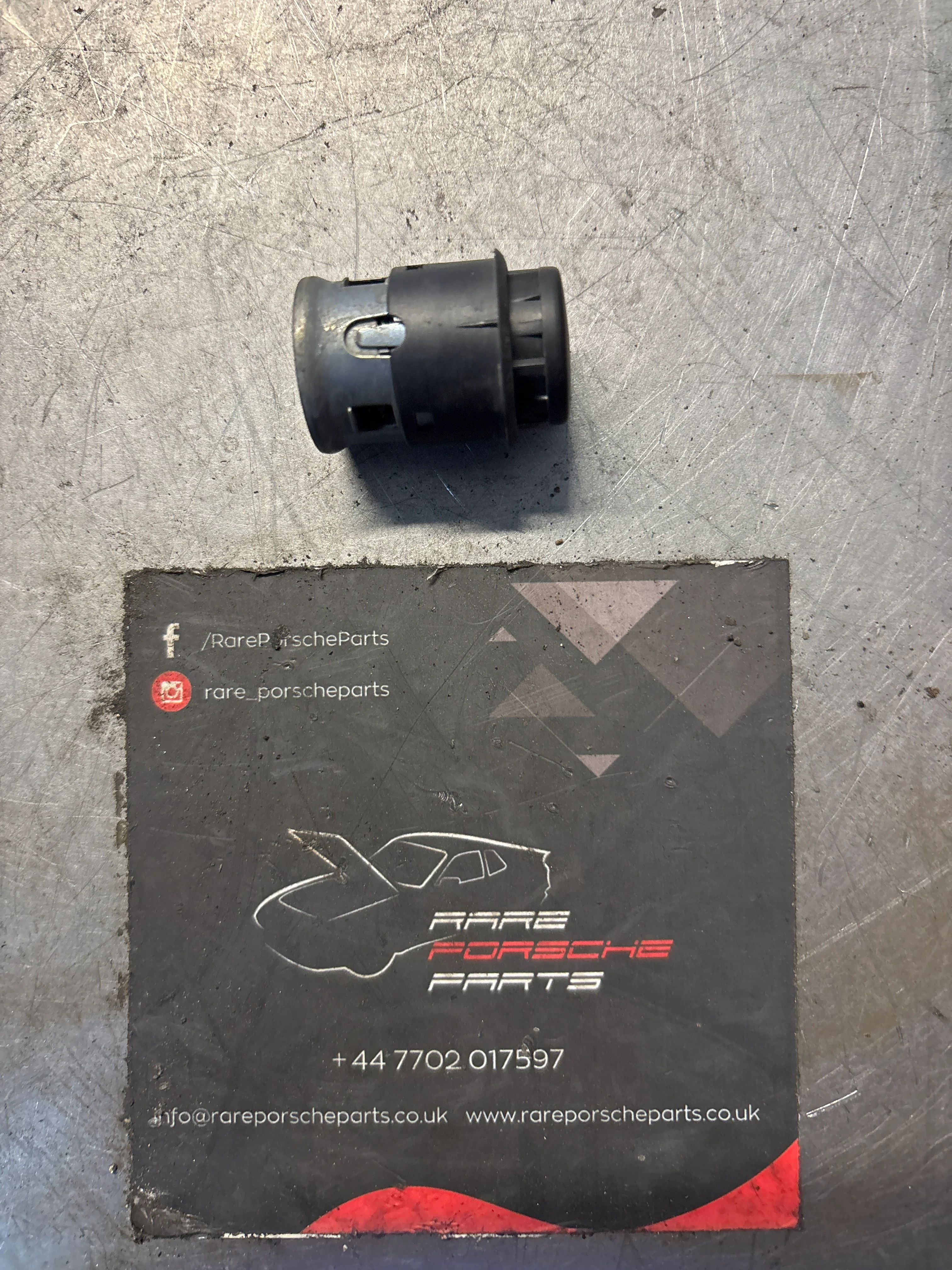 Porsche 928 S2 Cigarette lighter, used 92865210300 - Image 3