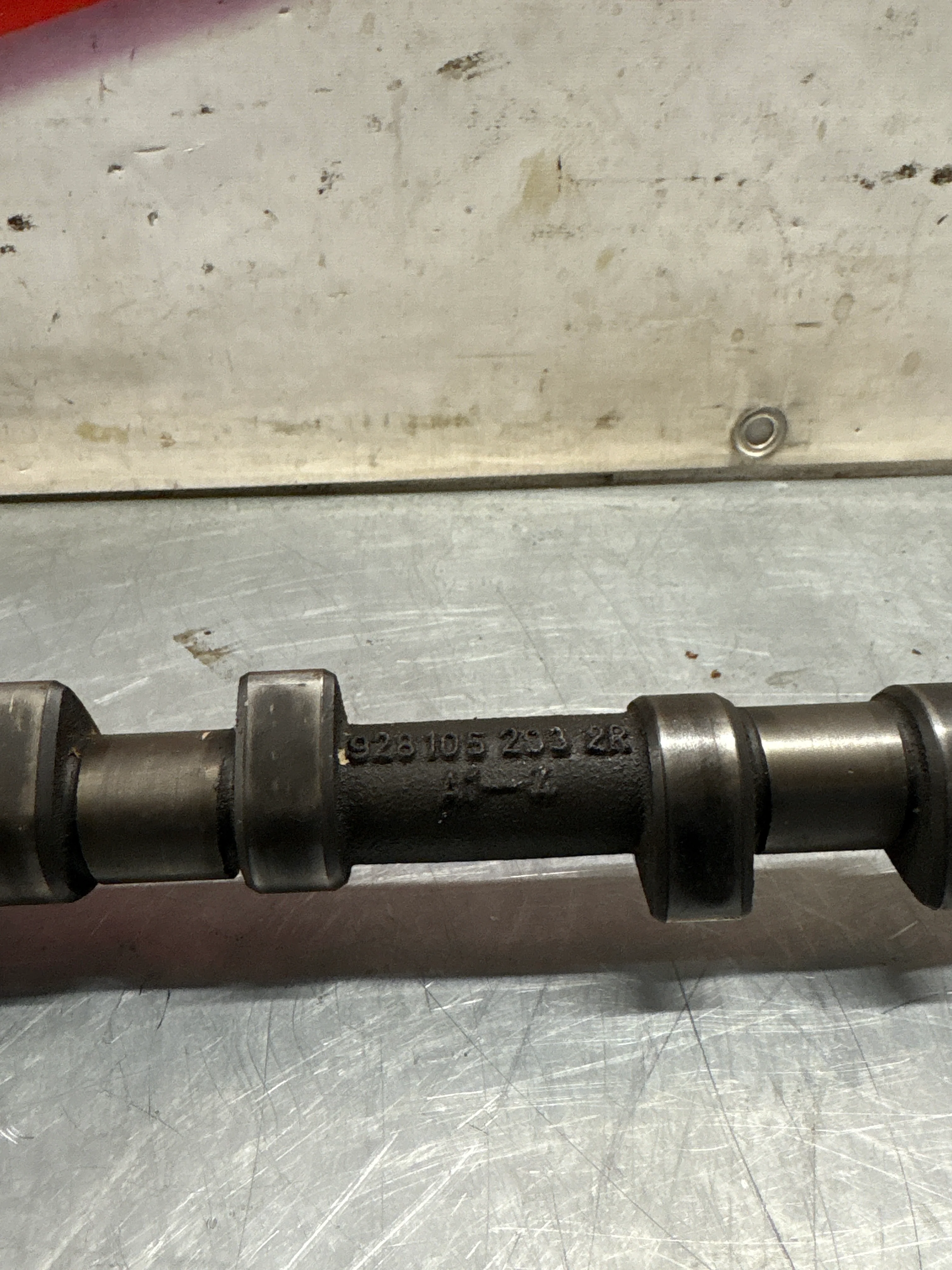 Porsche 928 S3 M28.45/46 engine Camshaft, exhaust side, cylinder 1-4, used 9281052932R / 92810529308 - Image 7