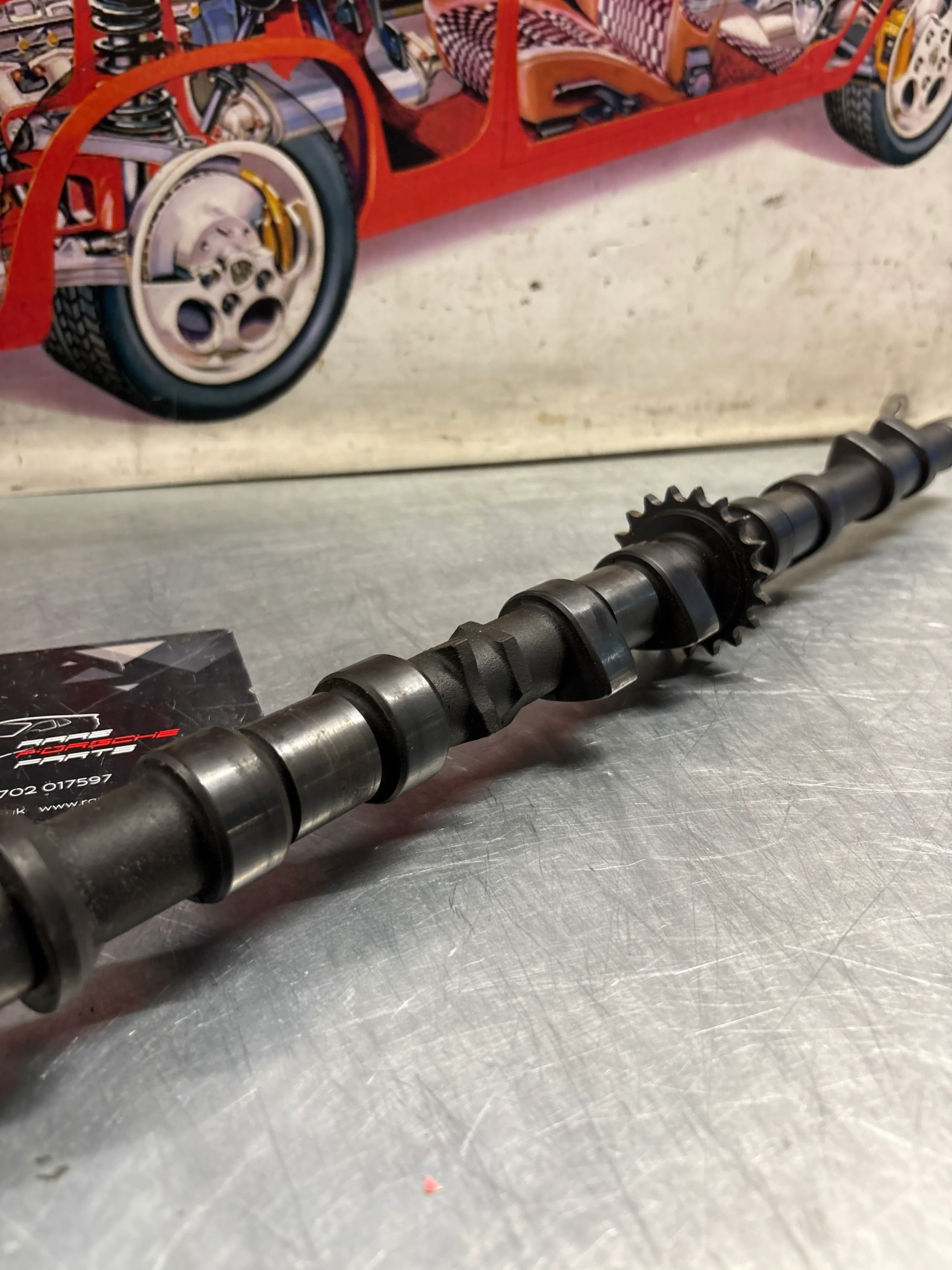 Porsche 928 S3 M28.45/46 engine Camshaft, exhaust side, cylinder 1-4, used 9281052931R / 92810529308 - Image 5