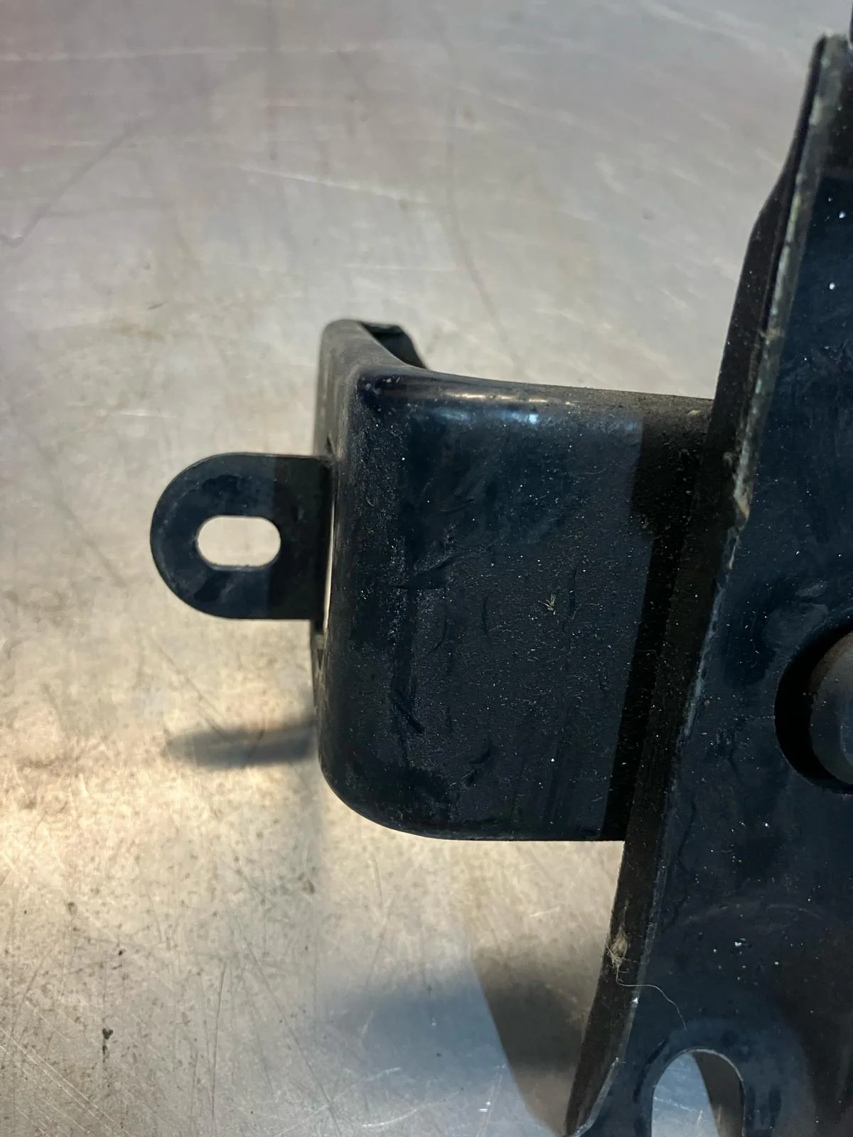 Porsche 928 S4 92835504104 Bracket ABS - Image 3
