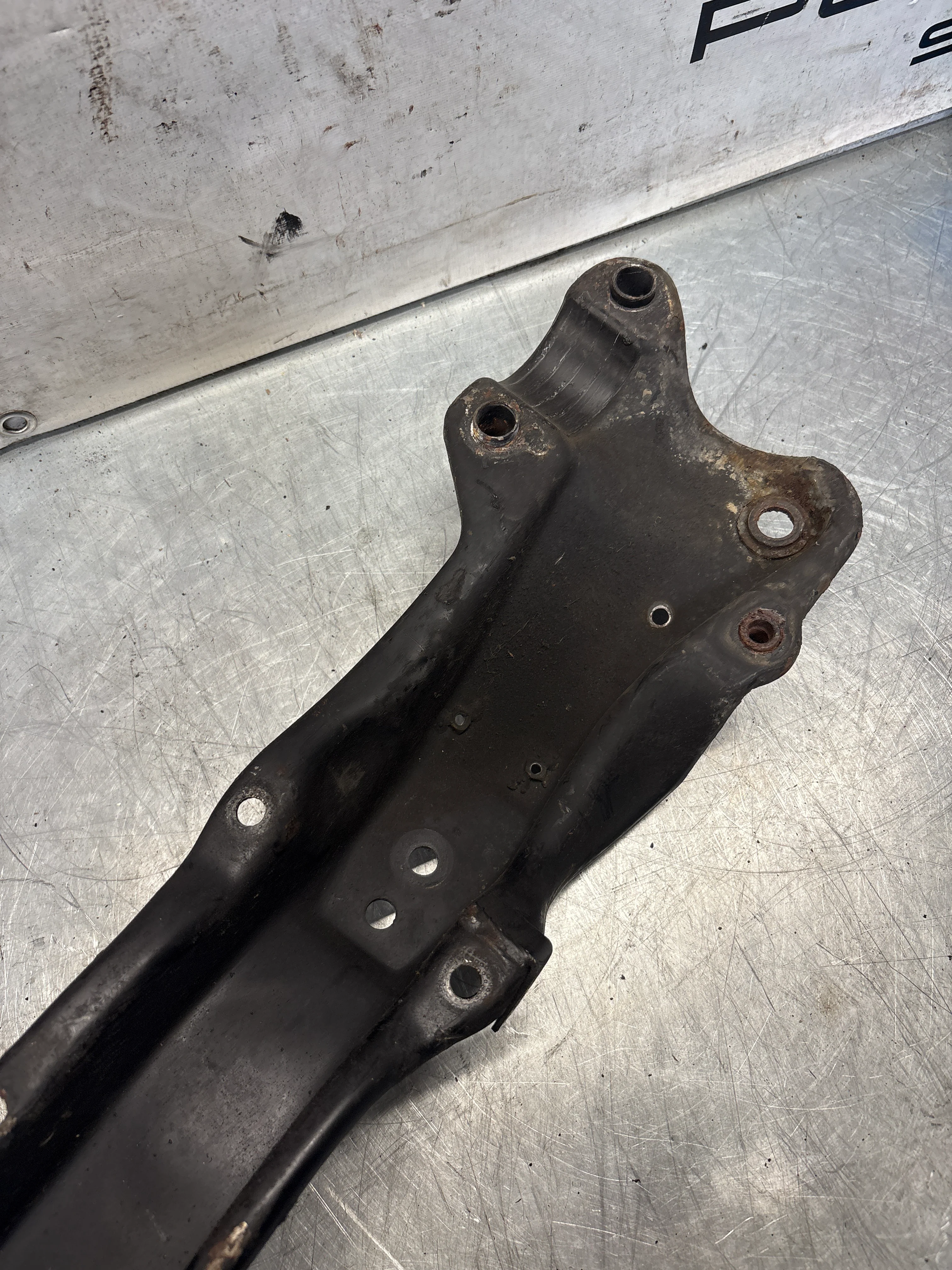 Porsche 928 82-85 engine mount, used 92837501106 - Image 4