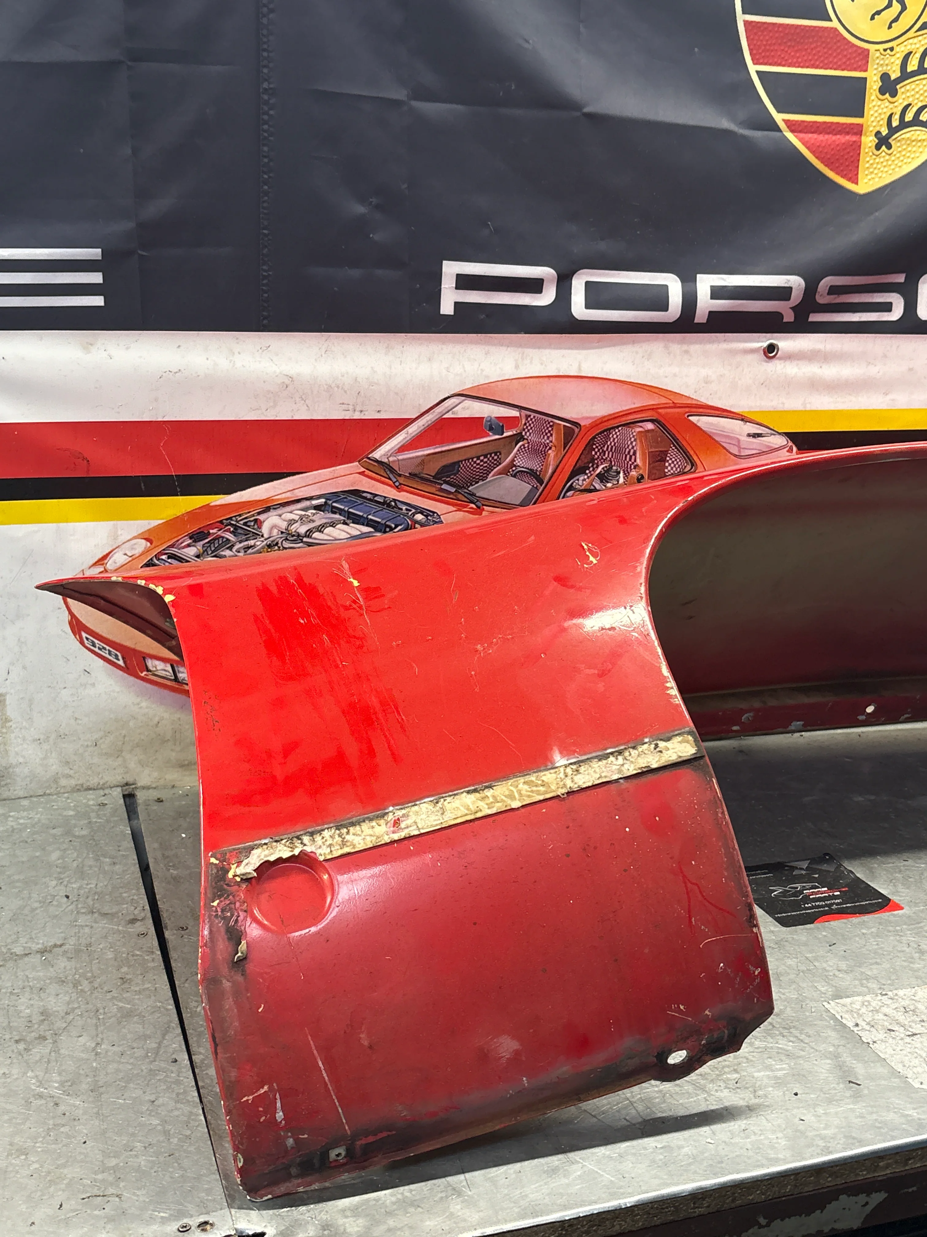 Porsche 928 S4 GT front right wing, used, 92850301211 - Image 7