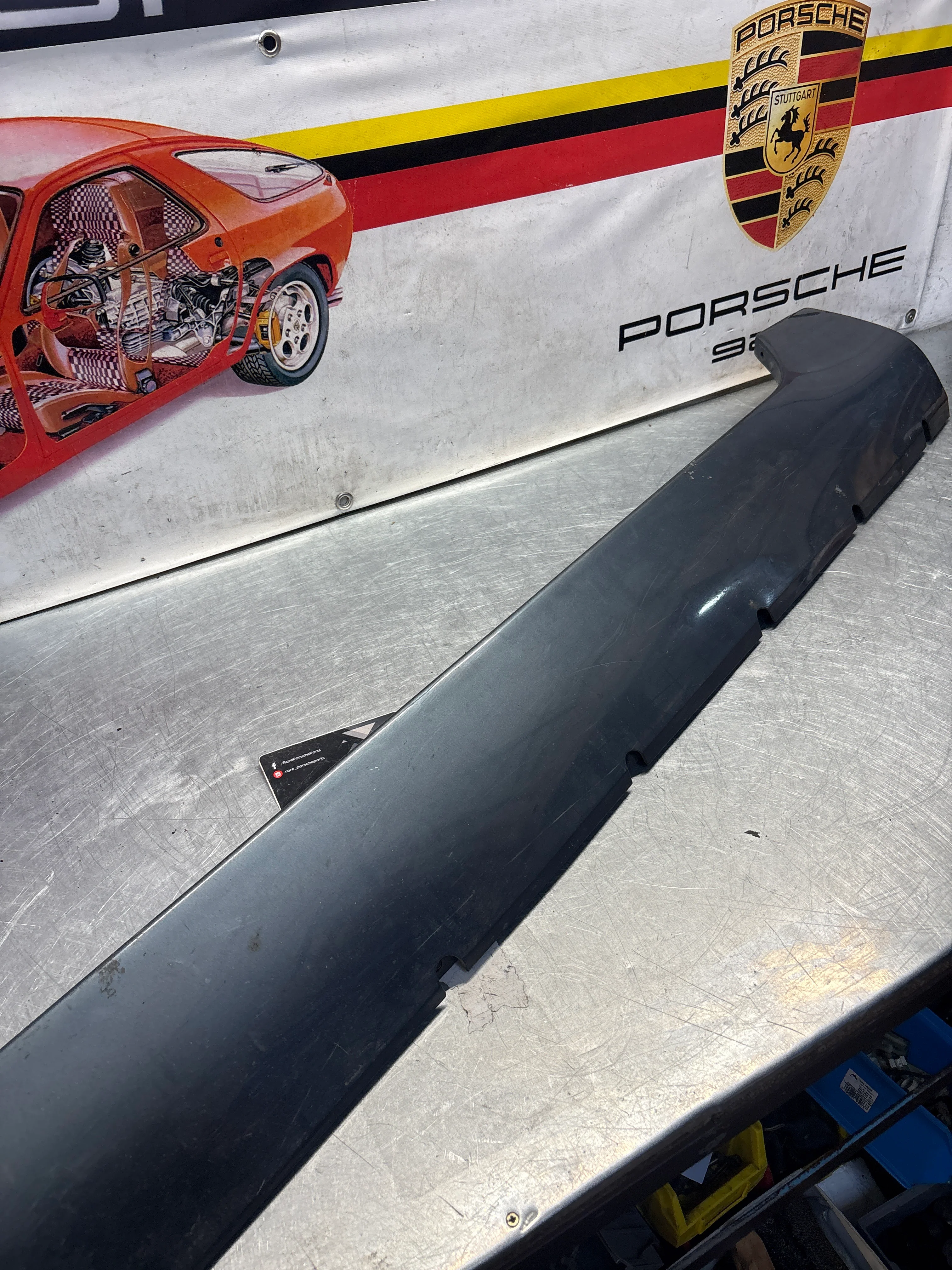 Porsche 928 S4 left sill cover, used 92855908502 - Image 6
