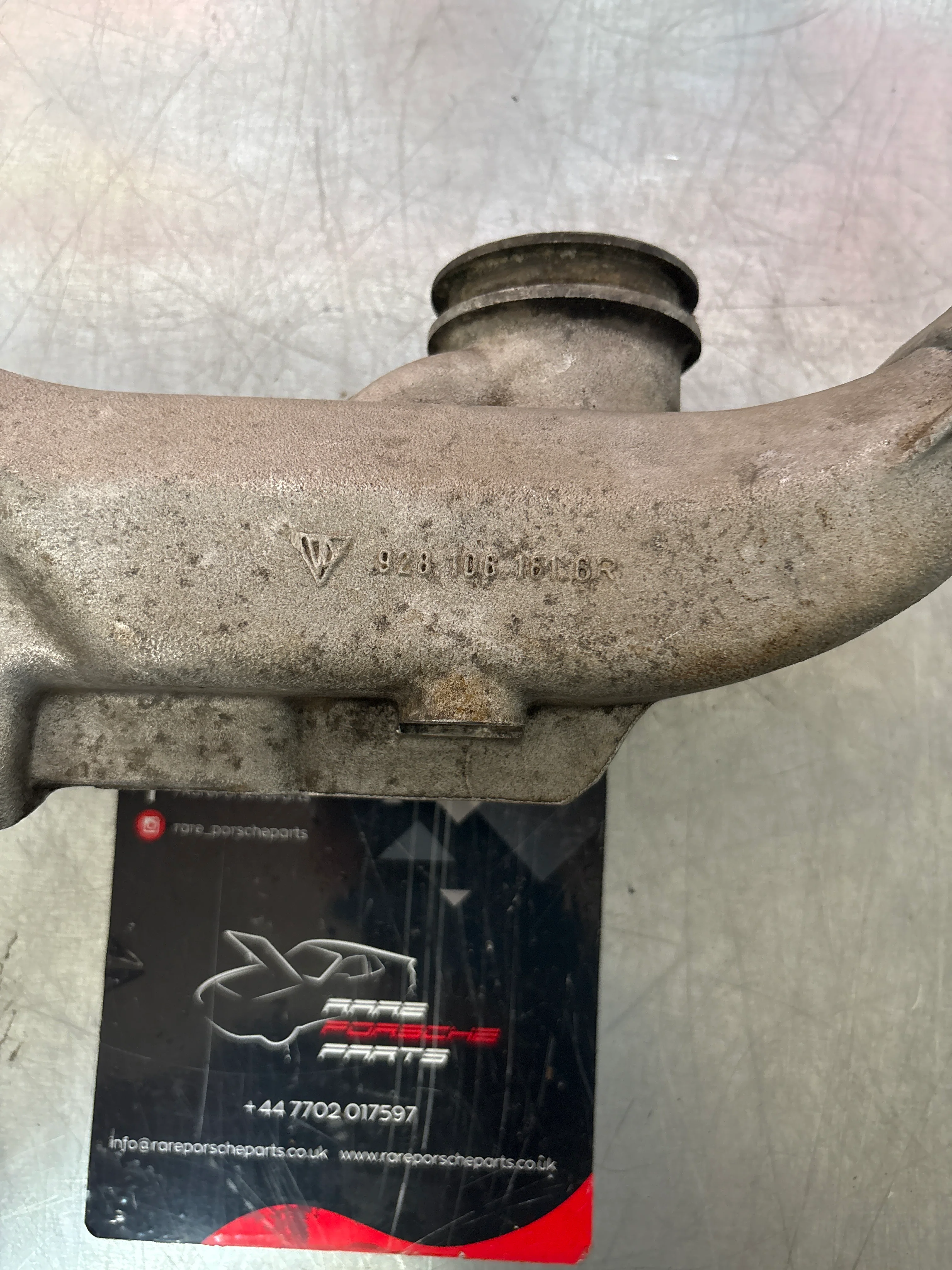 Porsche 928 thermostat housing, used 9281061616R - Image 5