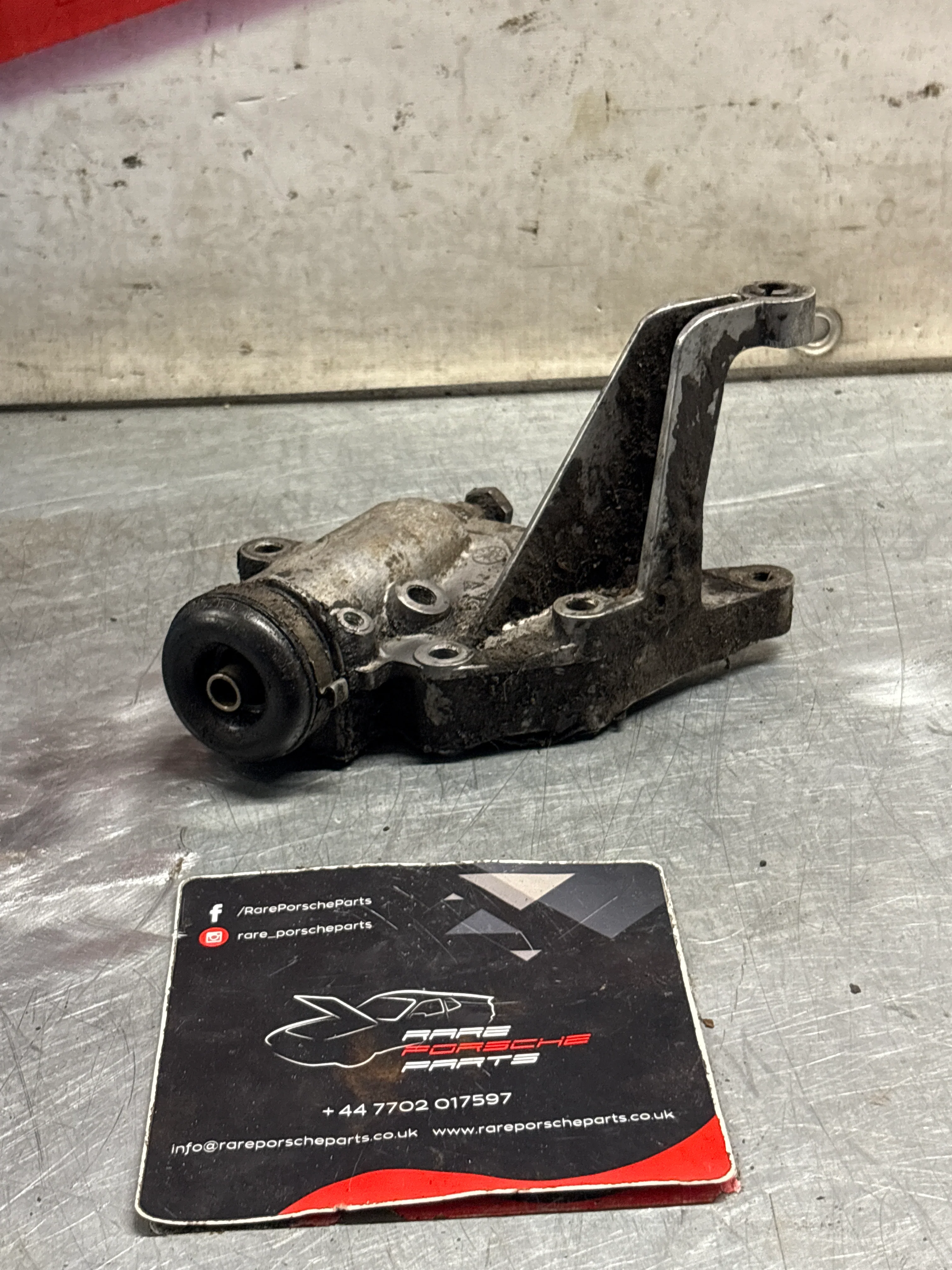 Porsche 928 timing belt tensioner, used 9281055414R - Image 3