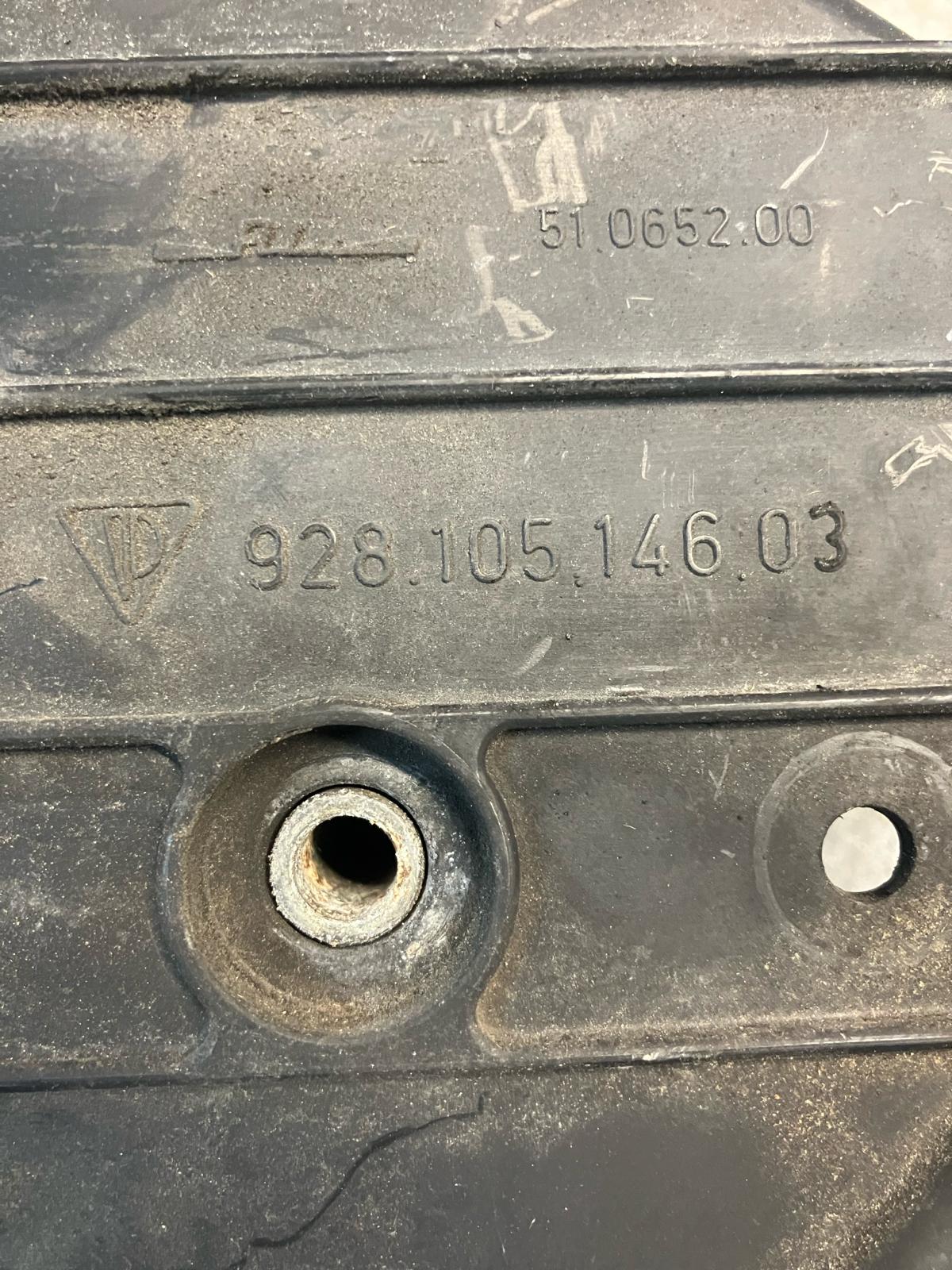 Porsche 928 toothed belt covering, used 92810514603 - Image 3