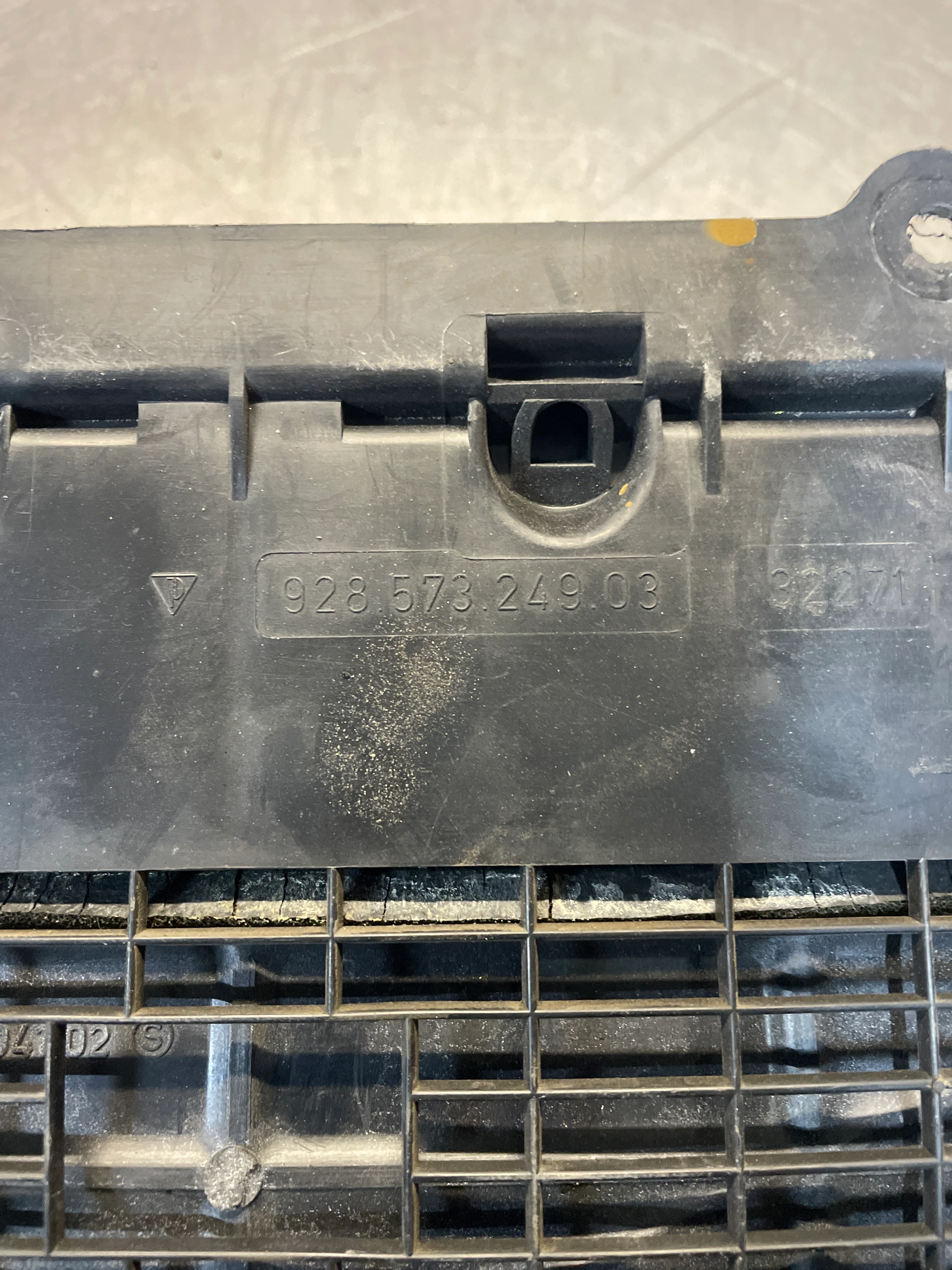 Porsche 928 under dash air flap Vent 92857324903, used - Image 6
