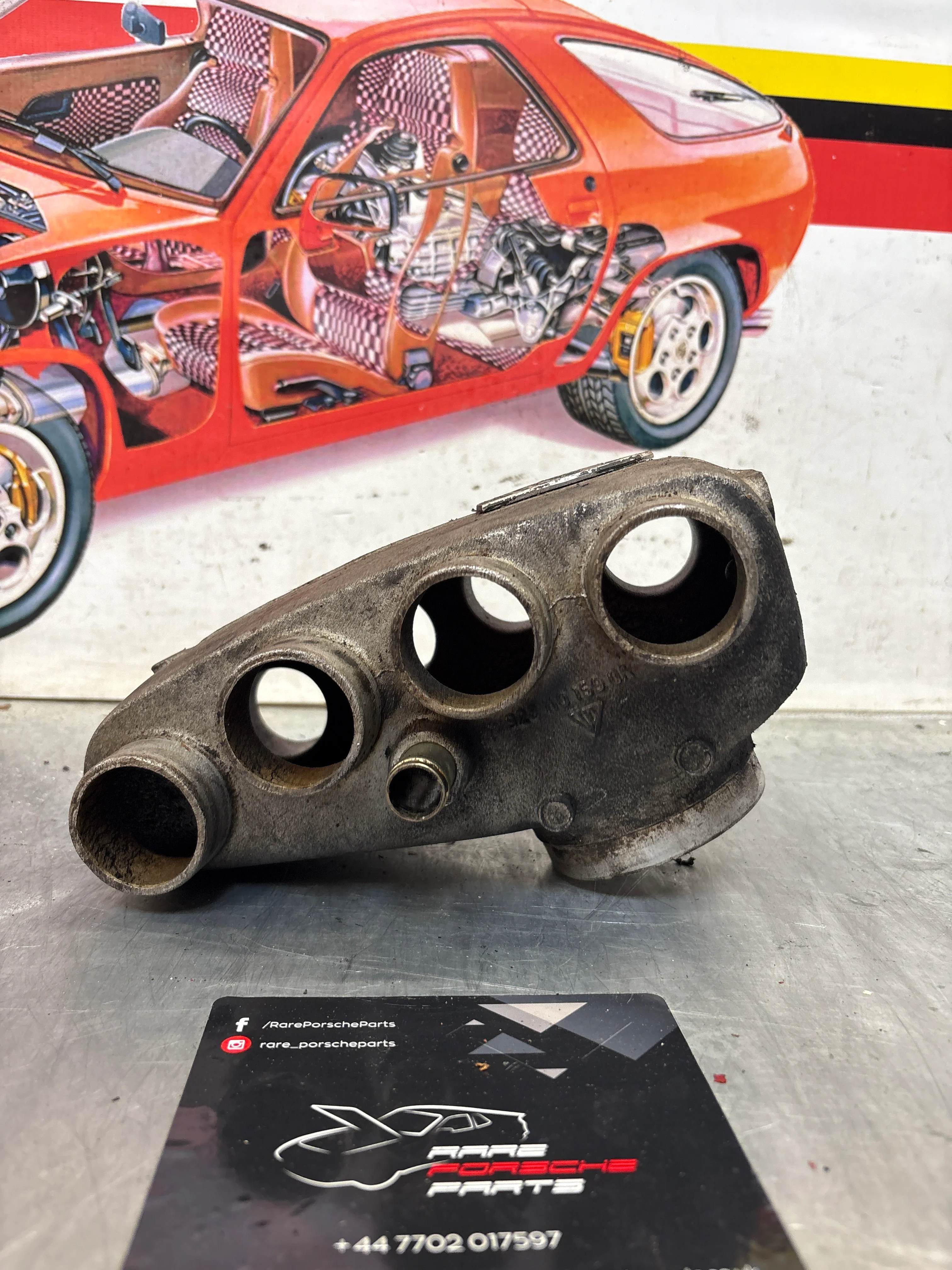 Porsche 928 Used intake manifold 9281101590R - Image 3