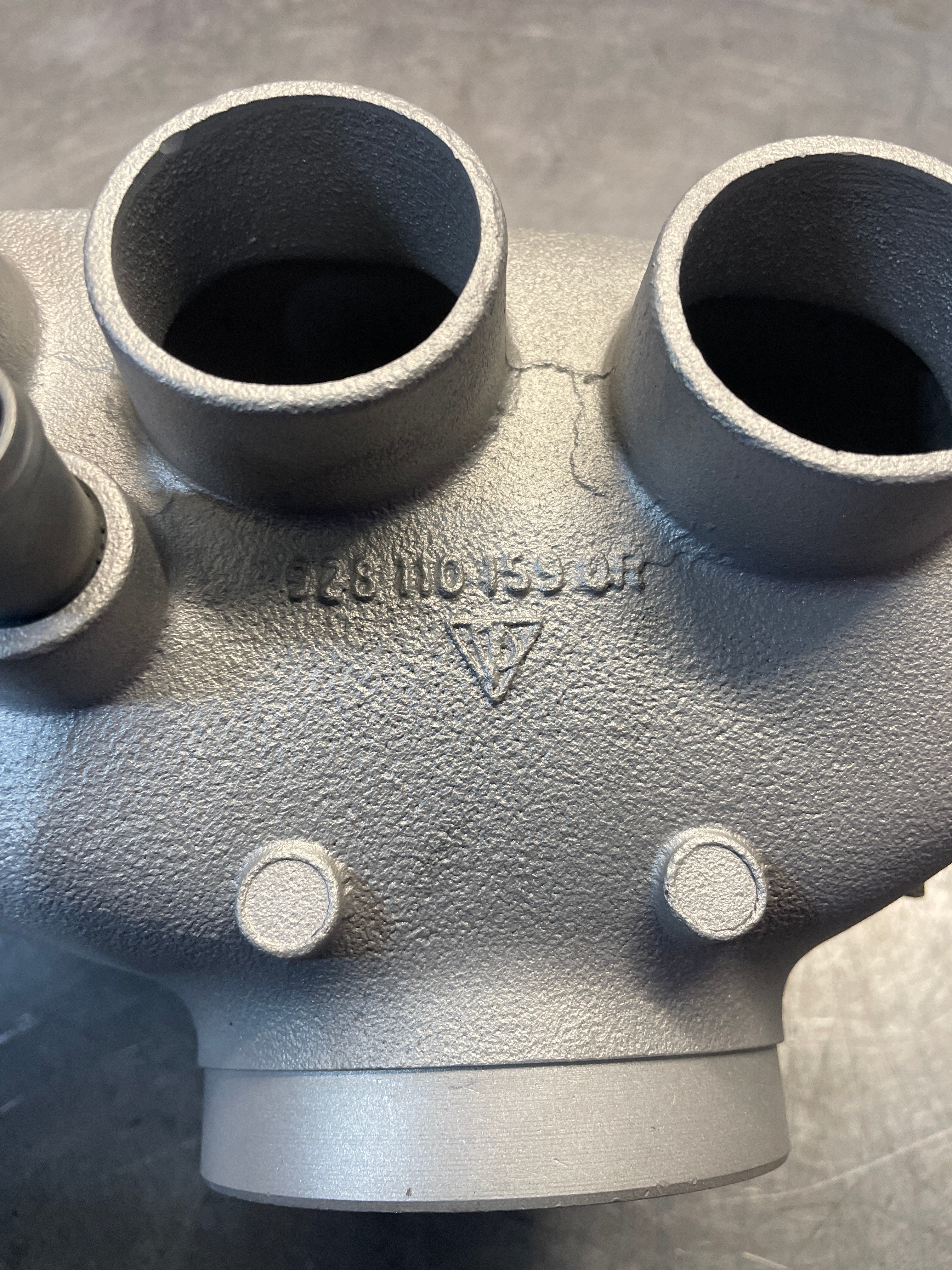 Porsche 928 Used plenum chamber 9281101590R - Image 6
