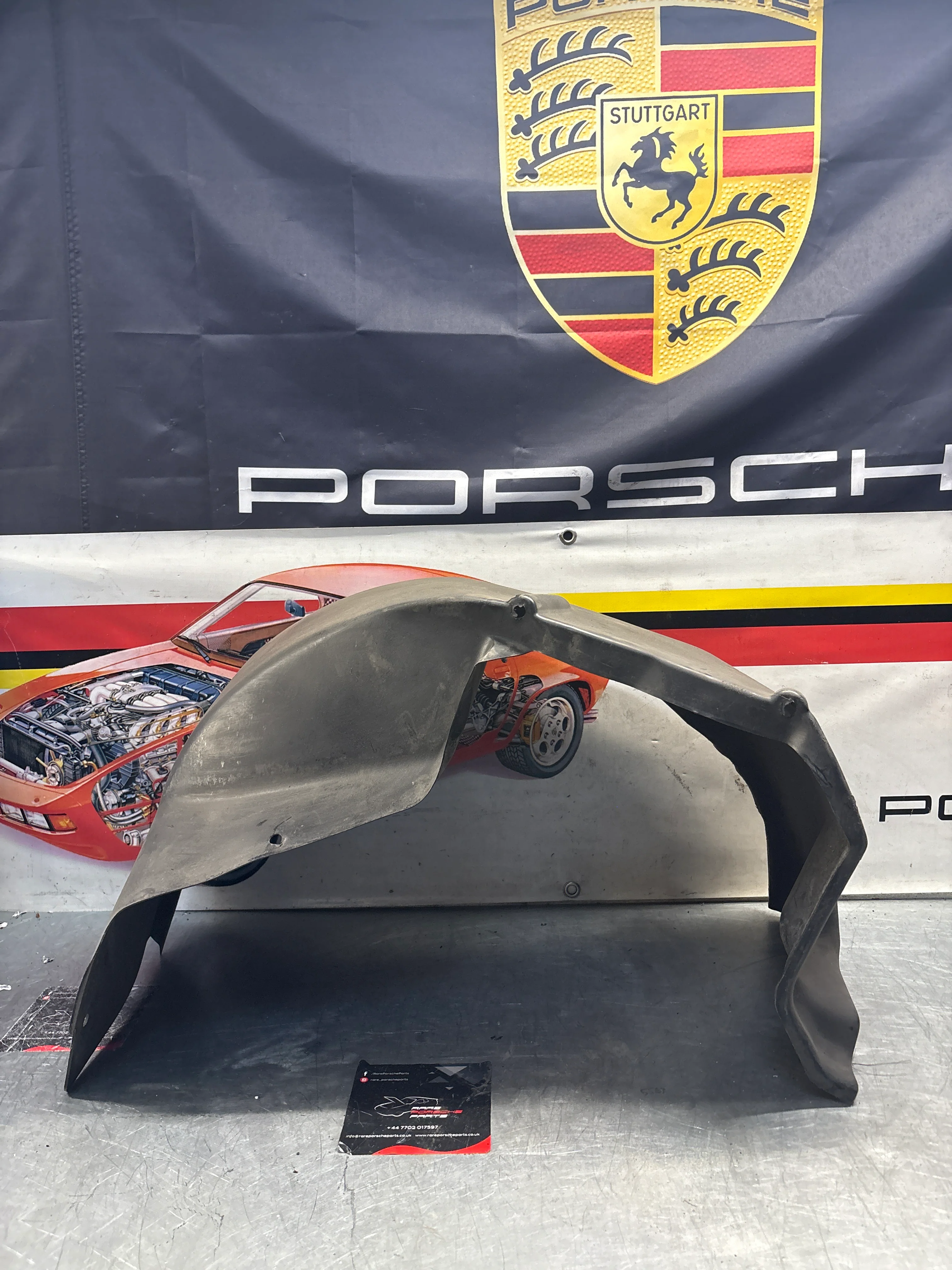 Porsche 928 wheel arch liner Left 92850438105 Used