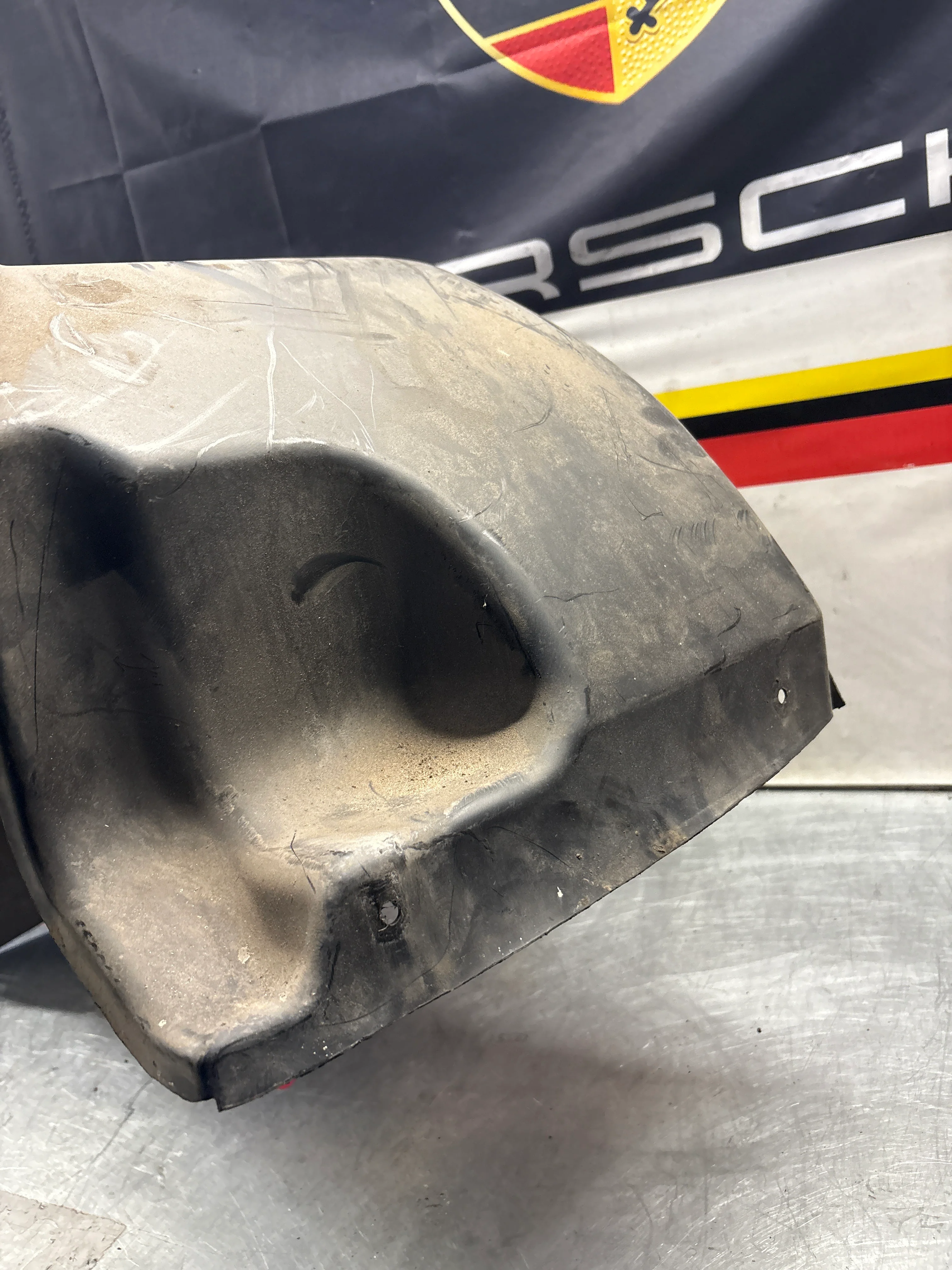 Porsche 928 wheel arch liner Left 92850438105 Used - Image 3