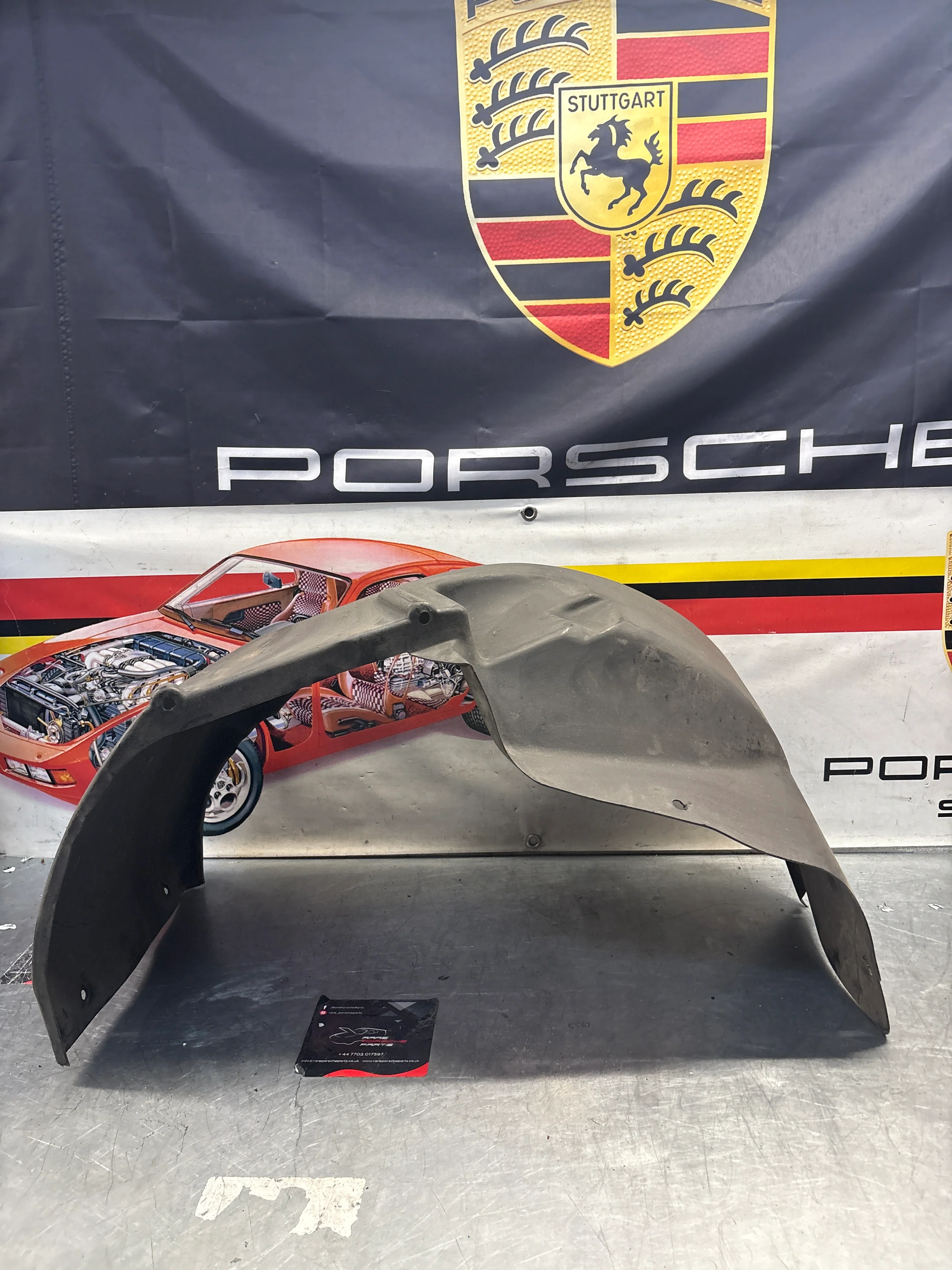 Porsche 928 wheel arch liner Right 92850438205 Used
