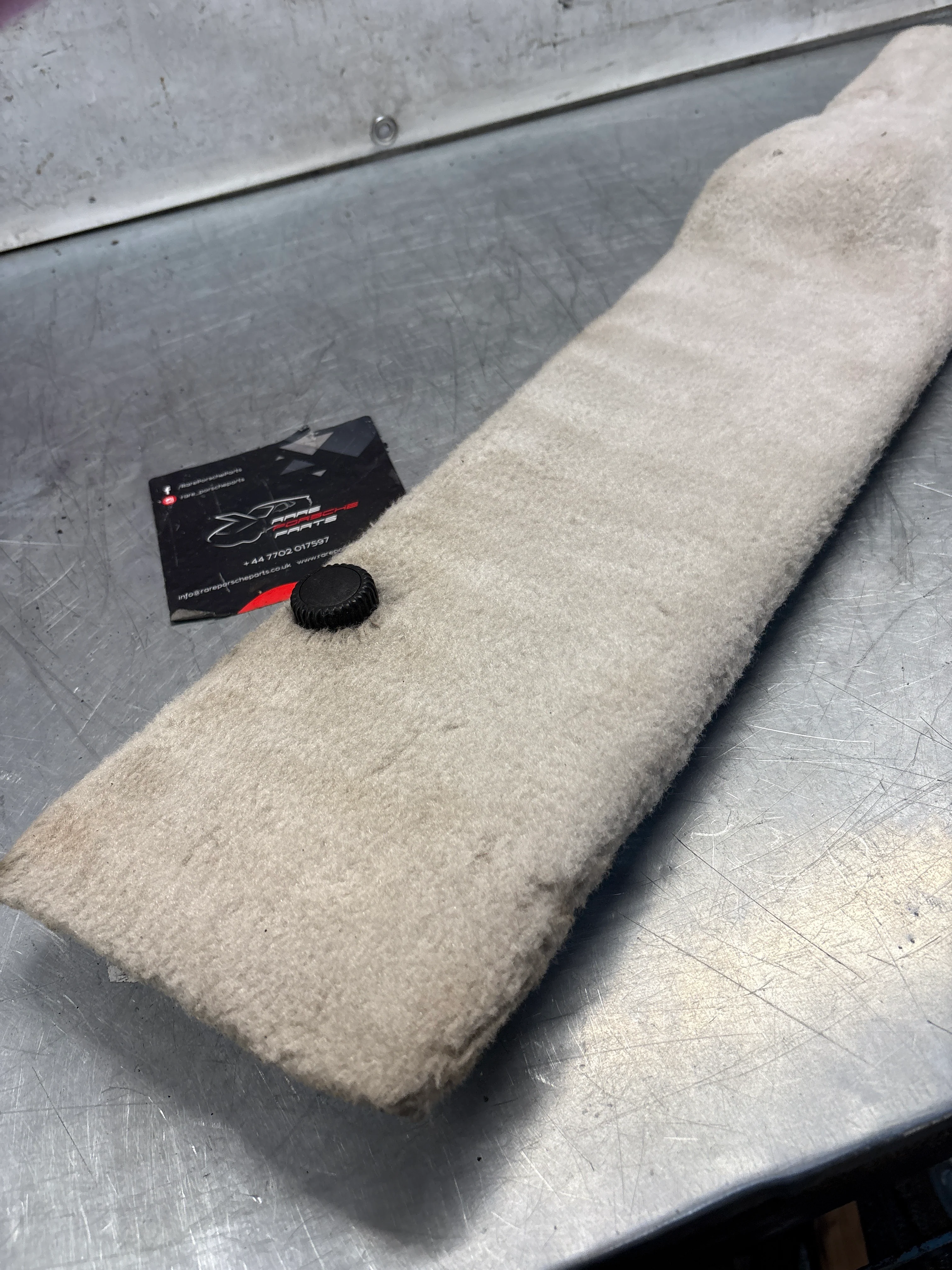 Porsche 928 white cream carpeted Tool kit panel cover, used 92855118106 - Image 4