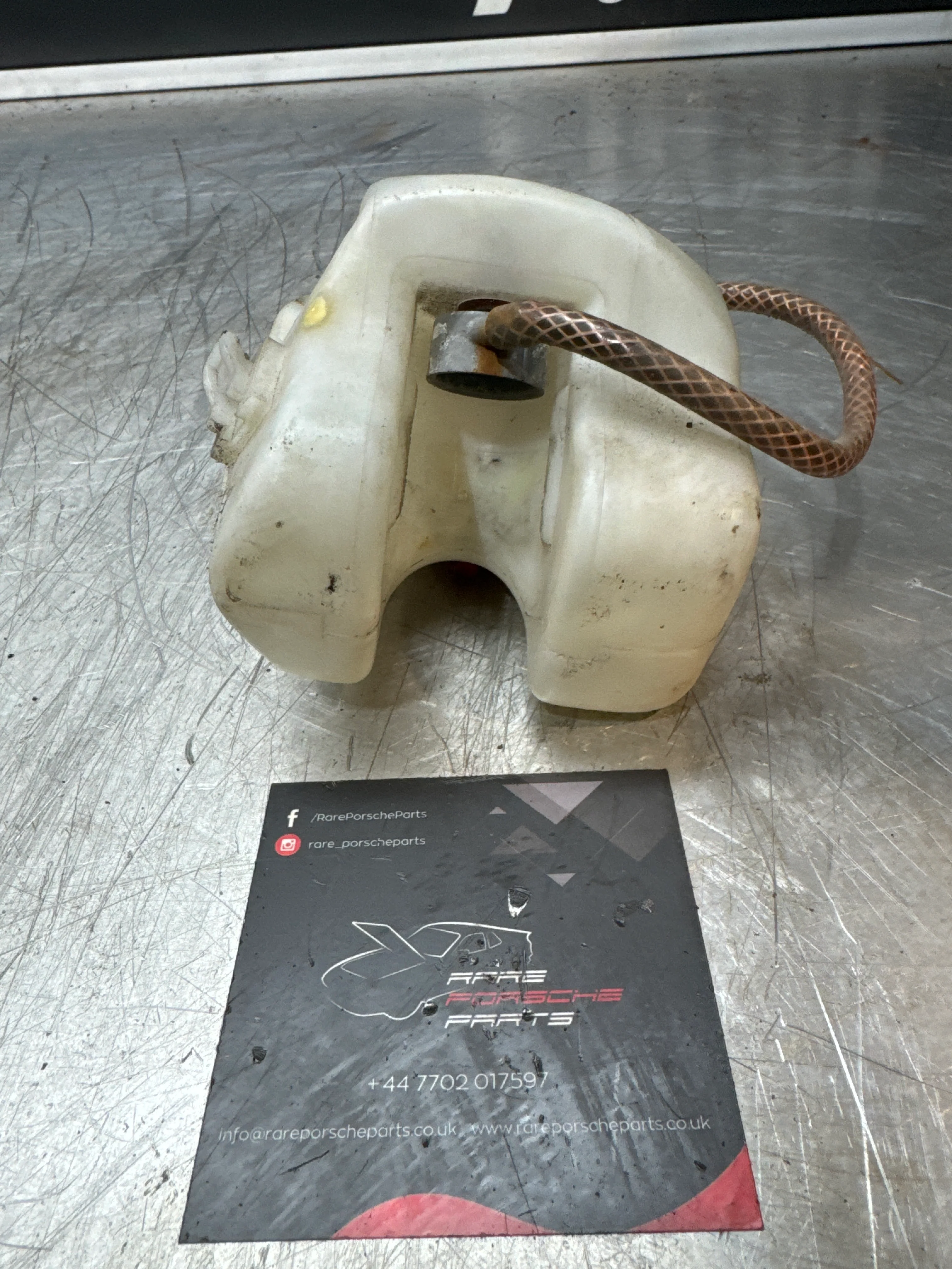 Porsche 928 Windscreen Washer Container 92752809100 used - Image 3