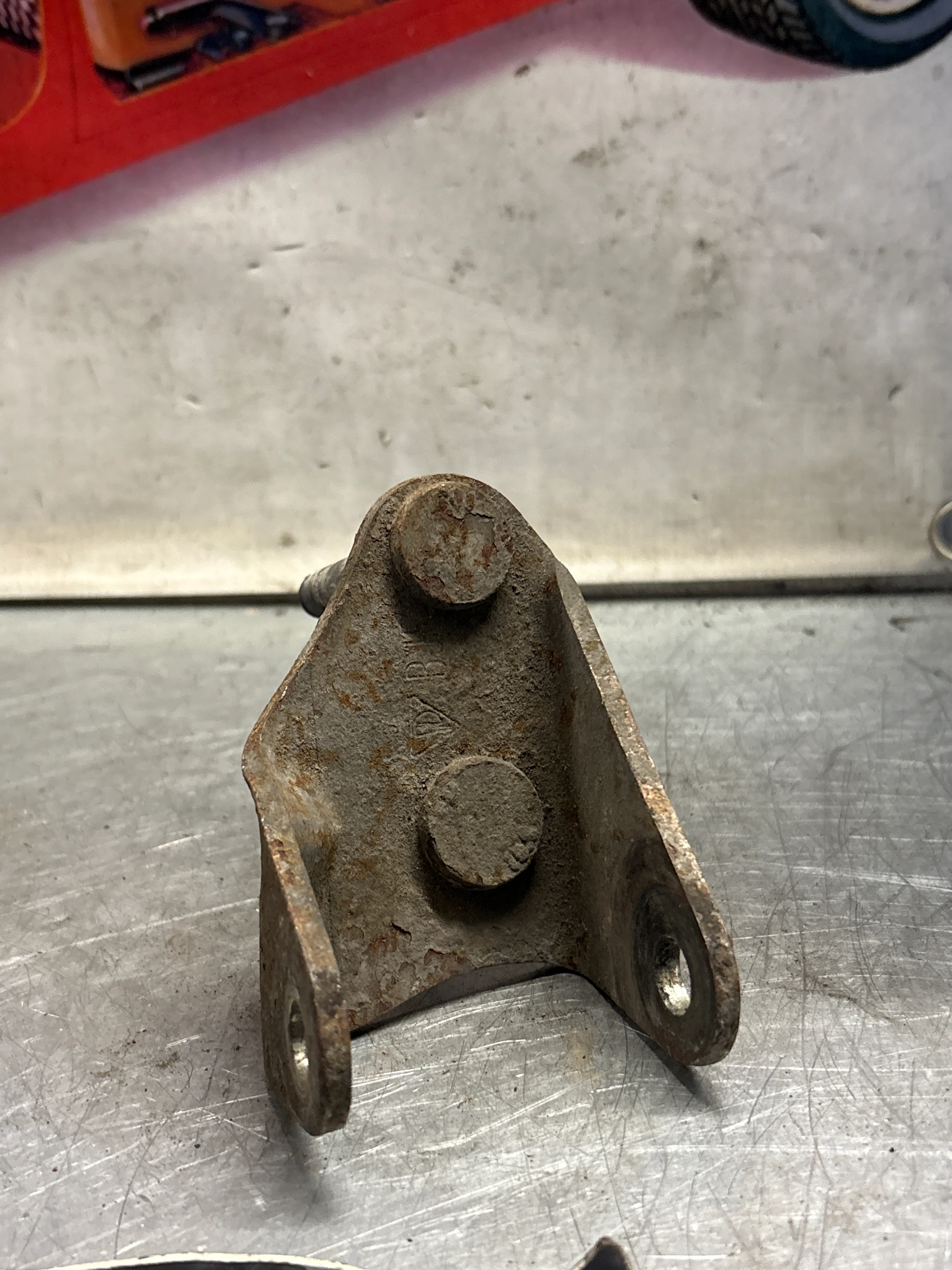 Porsche 928S/S4 Wishbone stabilizer bracket, left, used 92834109105 - Image 3