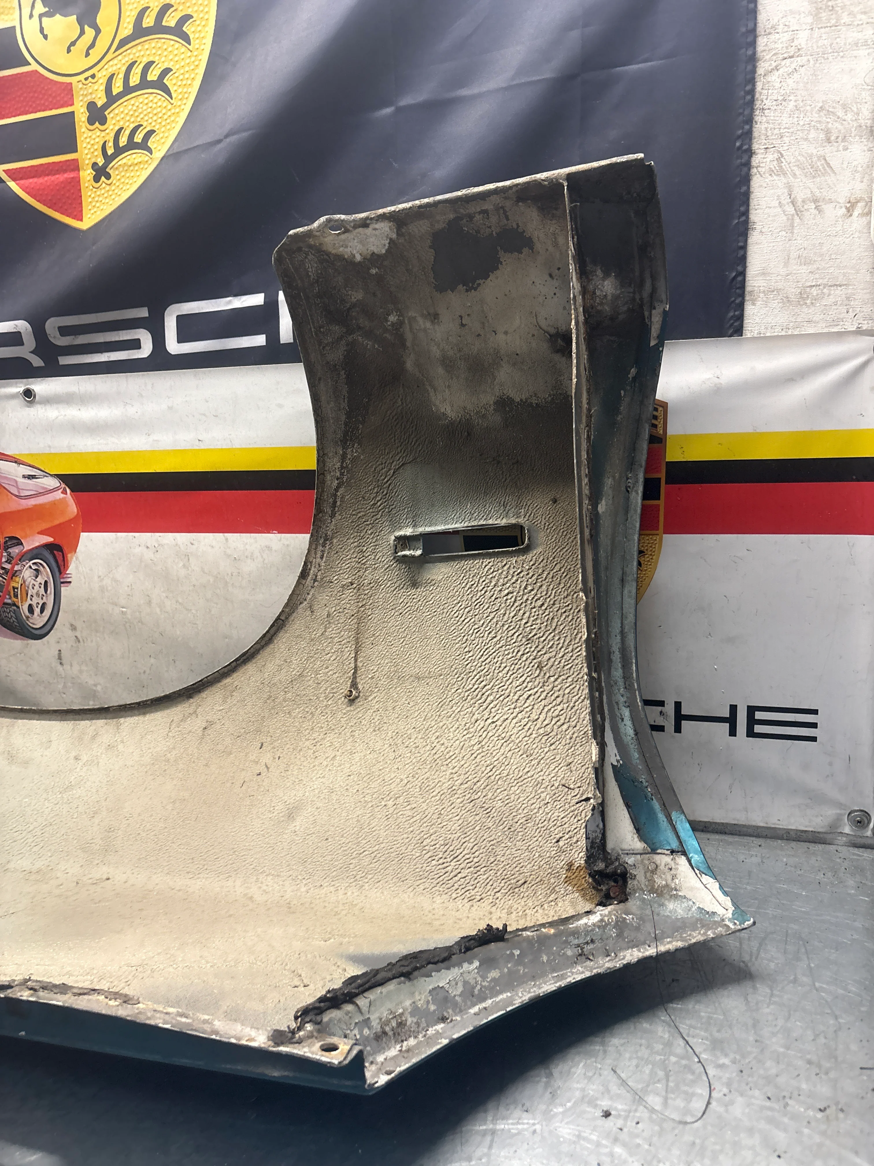Porsche 928S front left wing, 92850301103 used - Image 16
