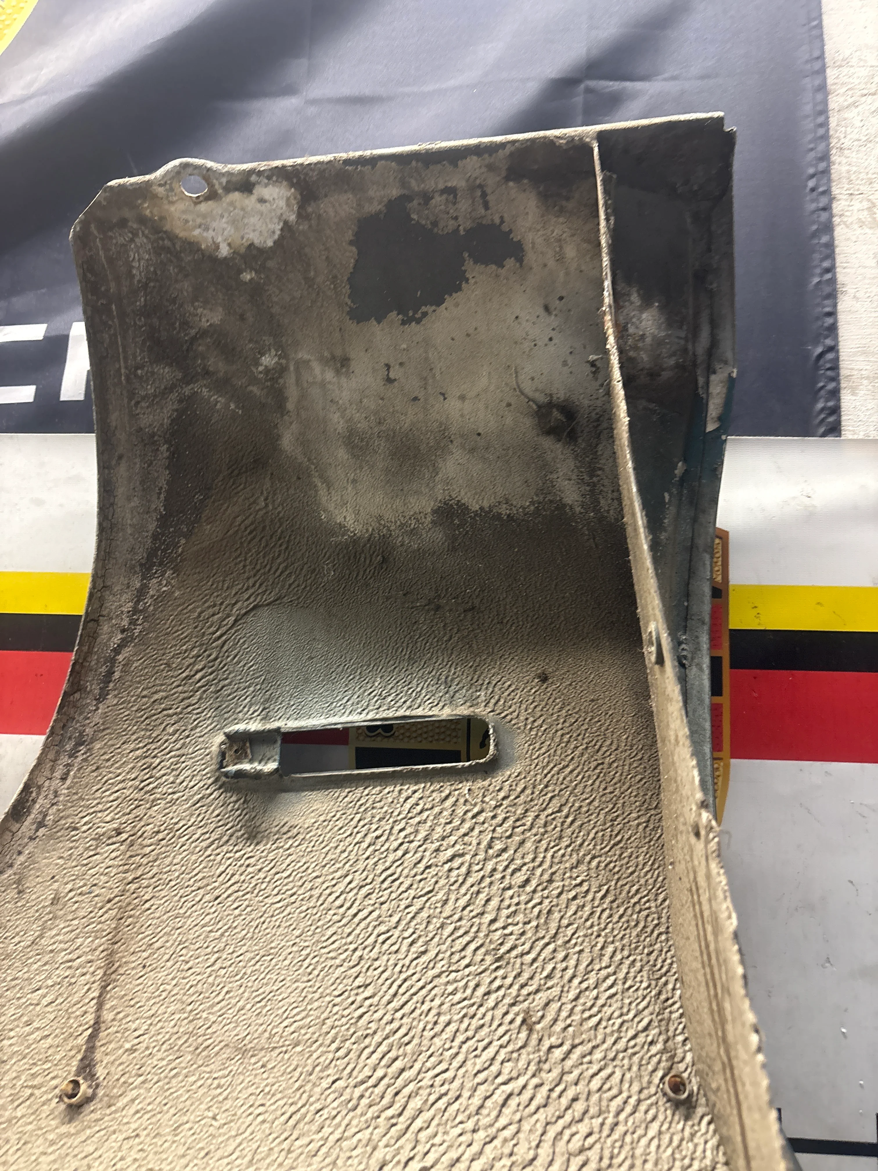 Porsche 928S front left wing, 92850301103 used - Image 17