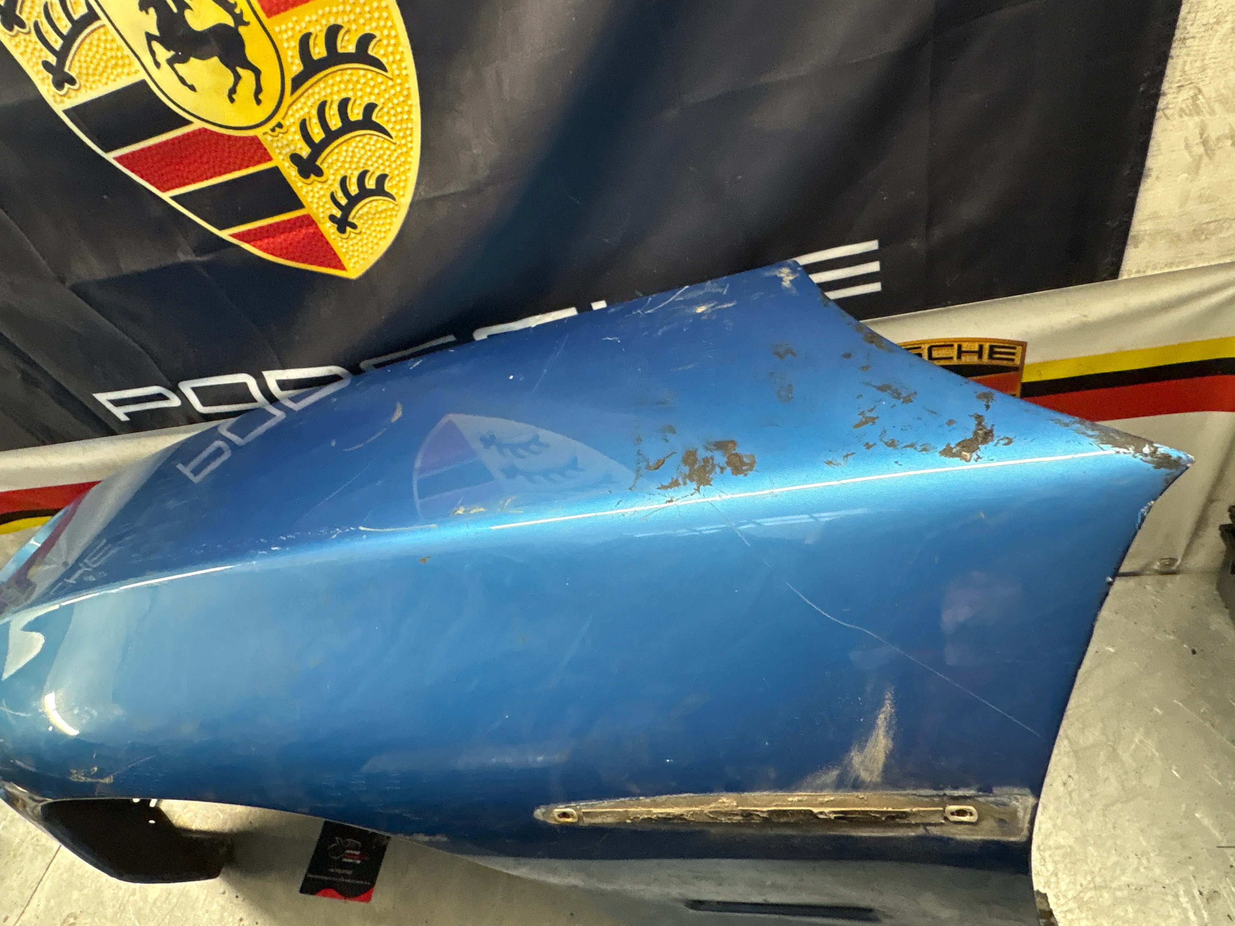 Porsche 928S front left wing, 92850301103 used - Image 7
