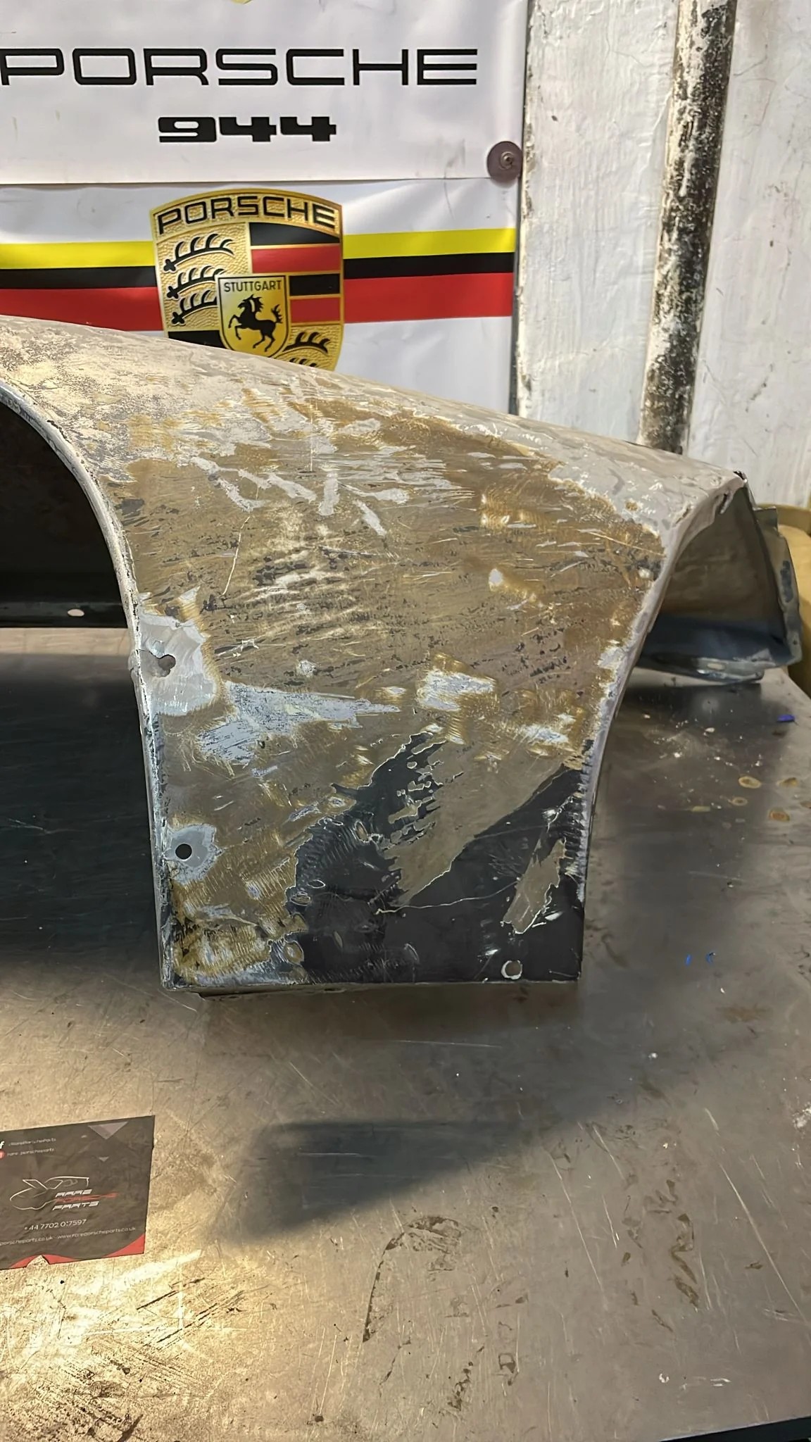Porsche 928 front right wing, 92850301203 used - Image 12