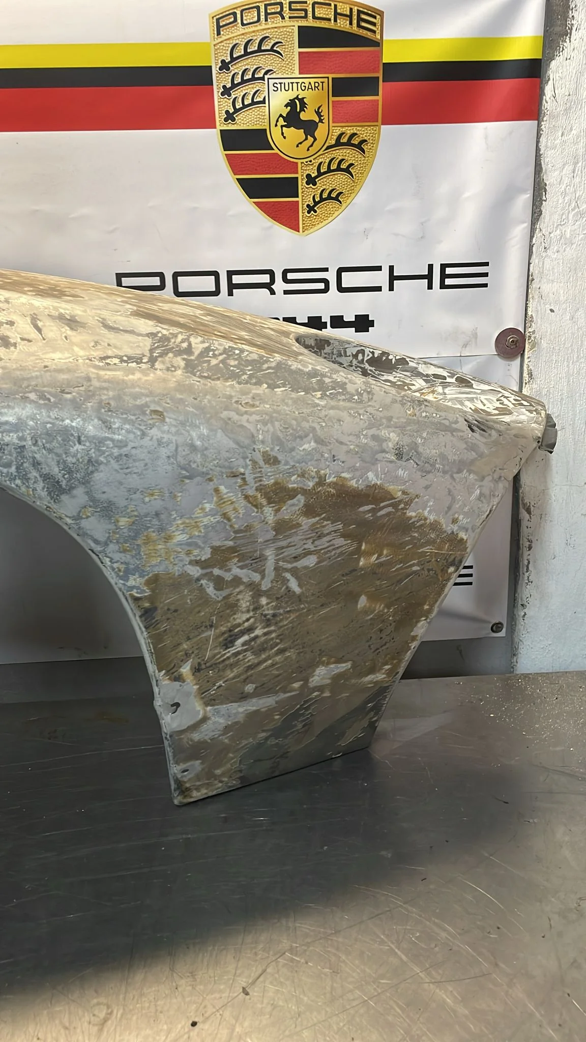 Porsche 928 front right wing, 92850301203 used - Image 3