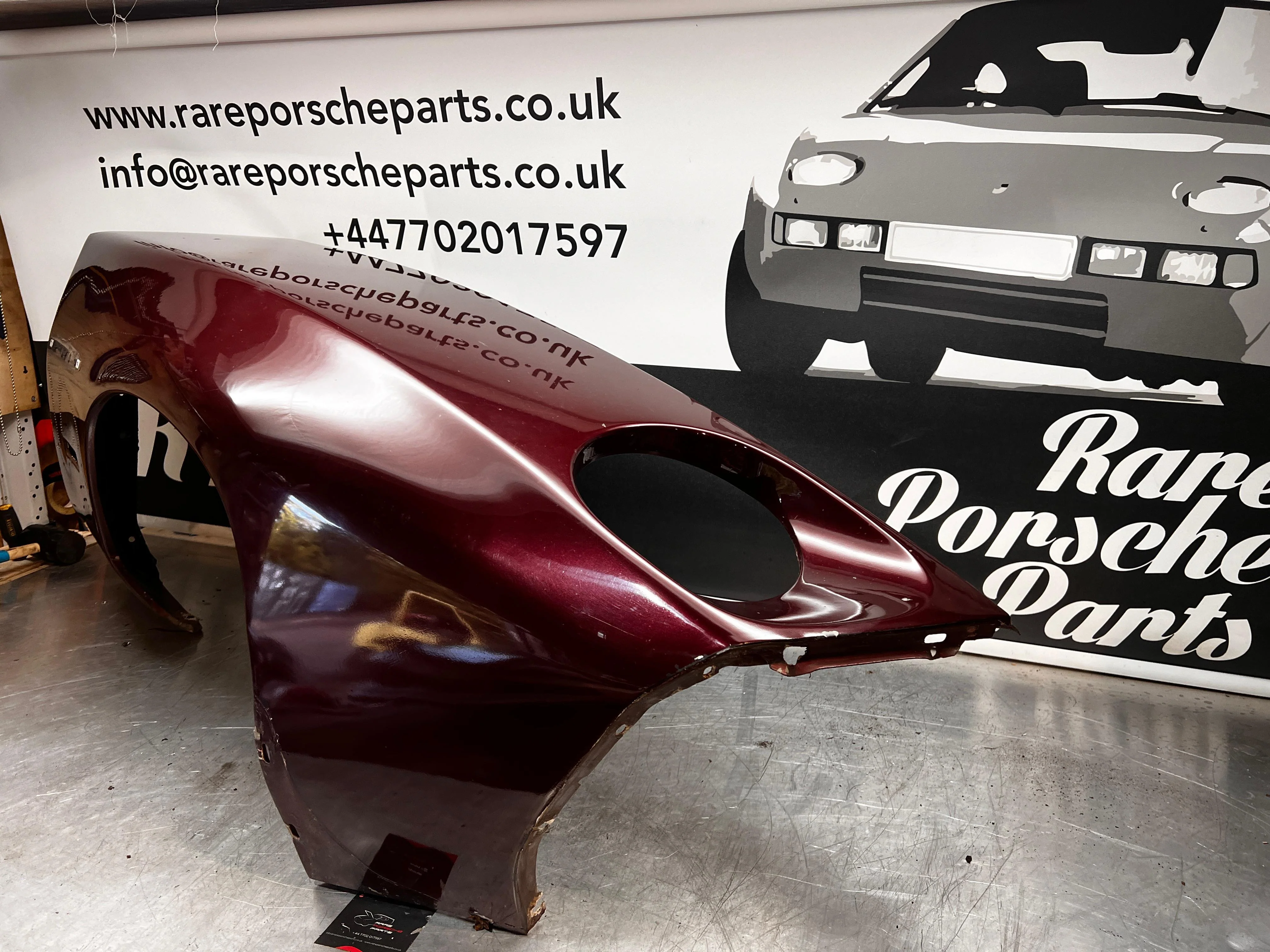Porsche 928S front right wing, 92850301203 used - Image 2