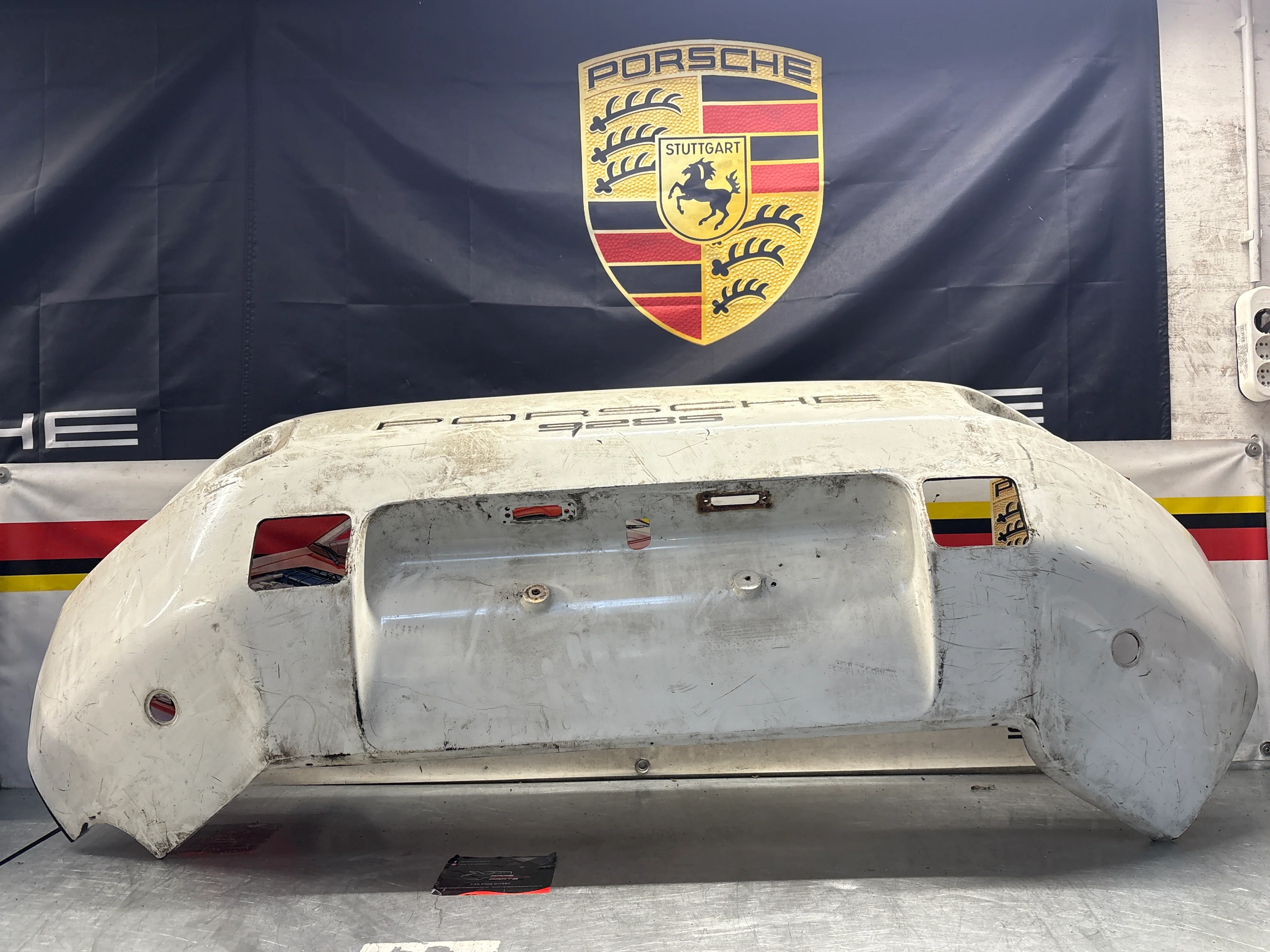 Porsche 928S rear bumper, used 92850502303 / 474181 - Image 5