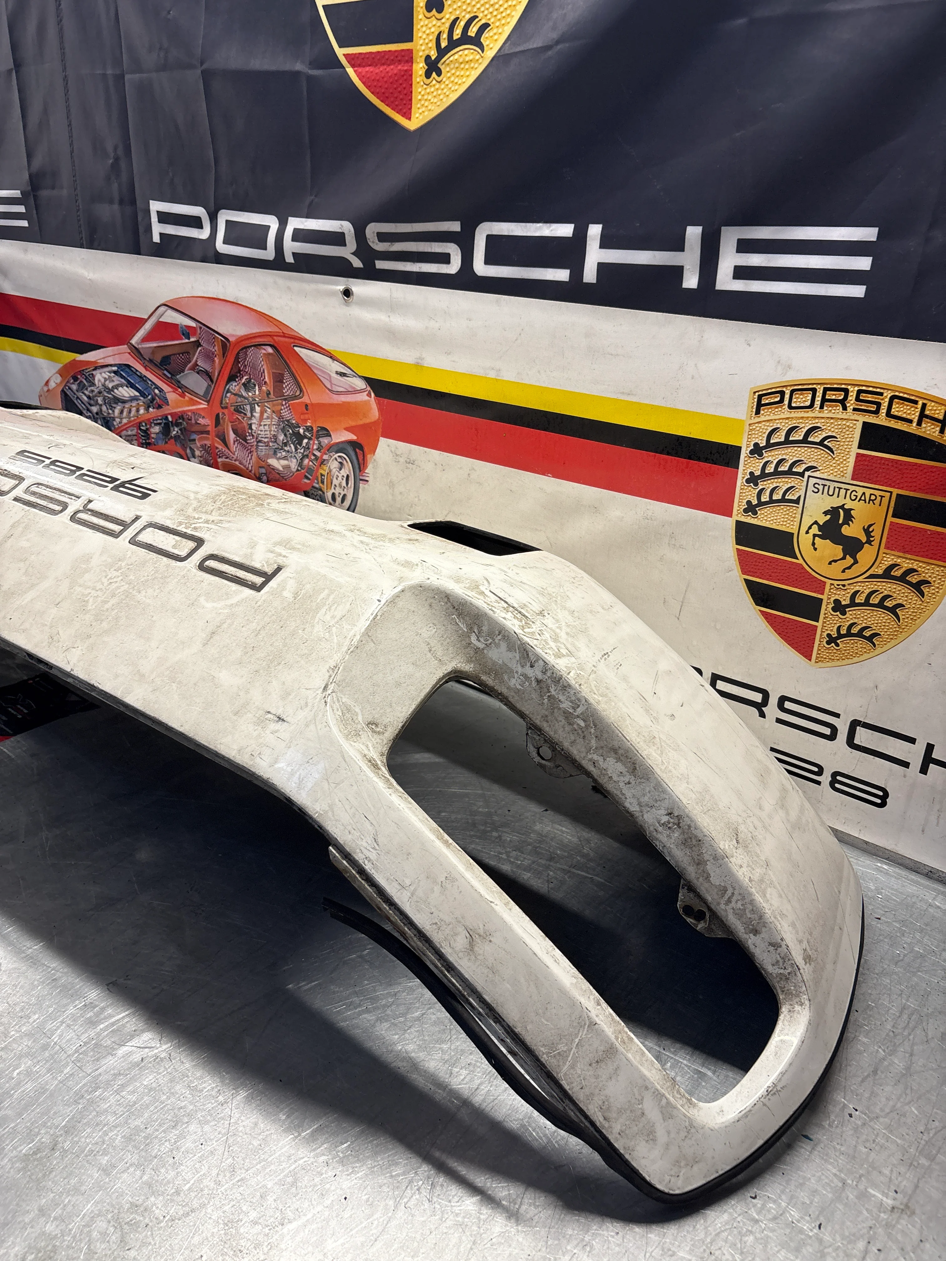 Porsche 928S rear bumper, used 92850502303 / 474181 - Image 8